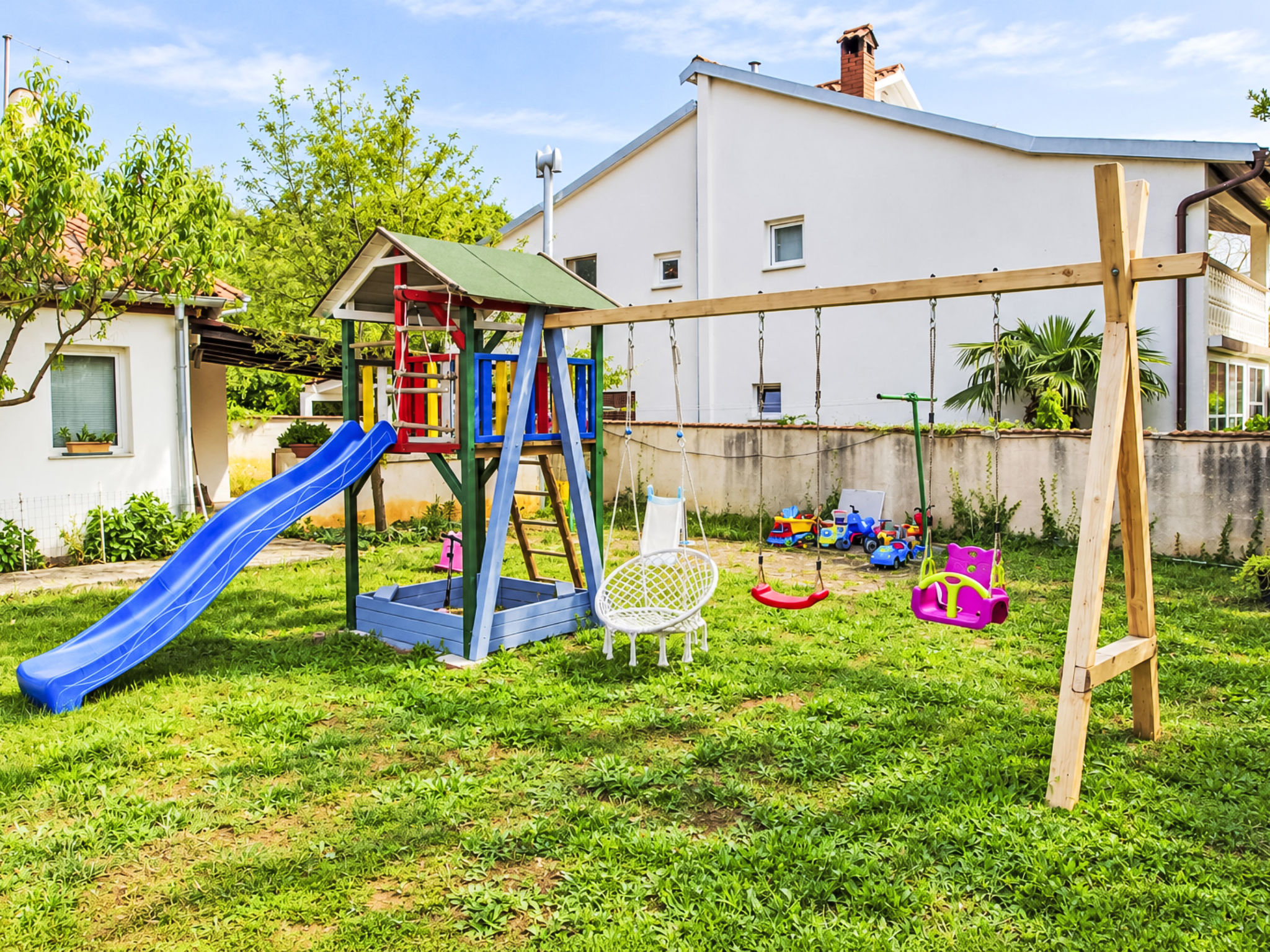 Photo of Angenehme Wohnung in Valbandon, Privatparkplatz