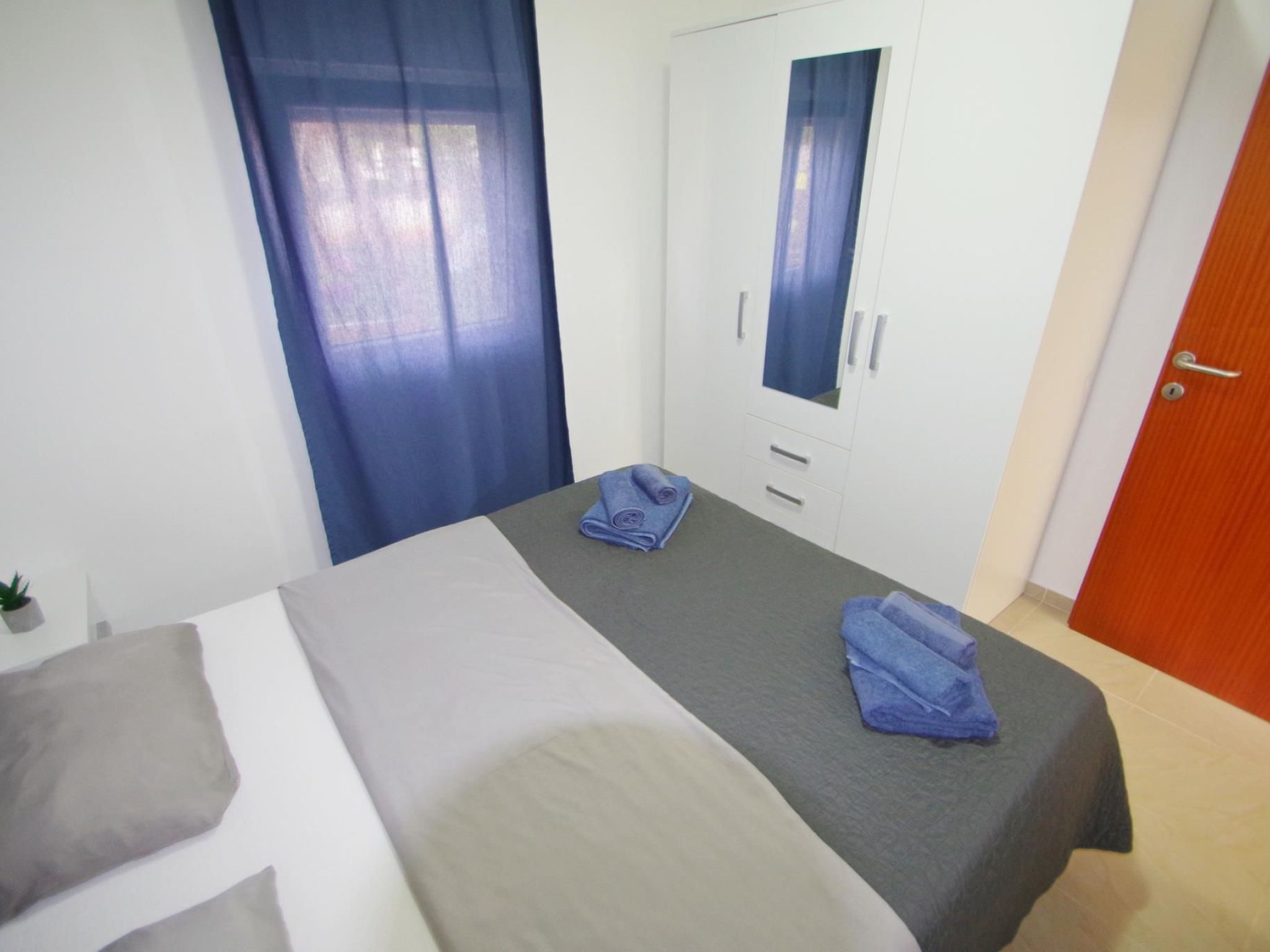 Angenehme Wohnung in Valbandon, Privatparkplatz-Binnen