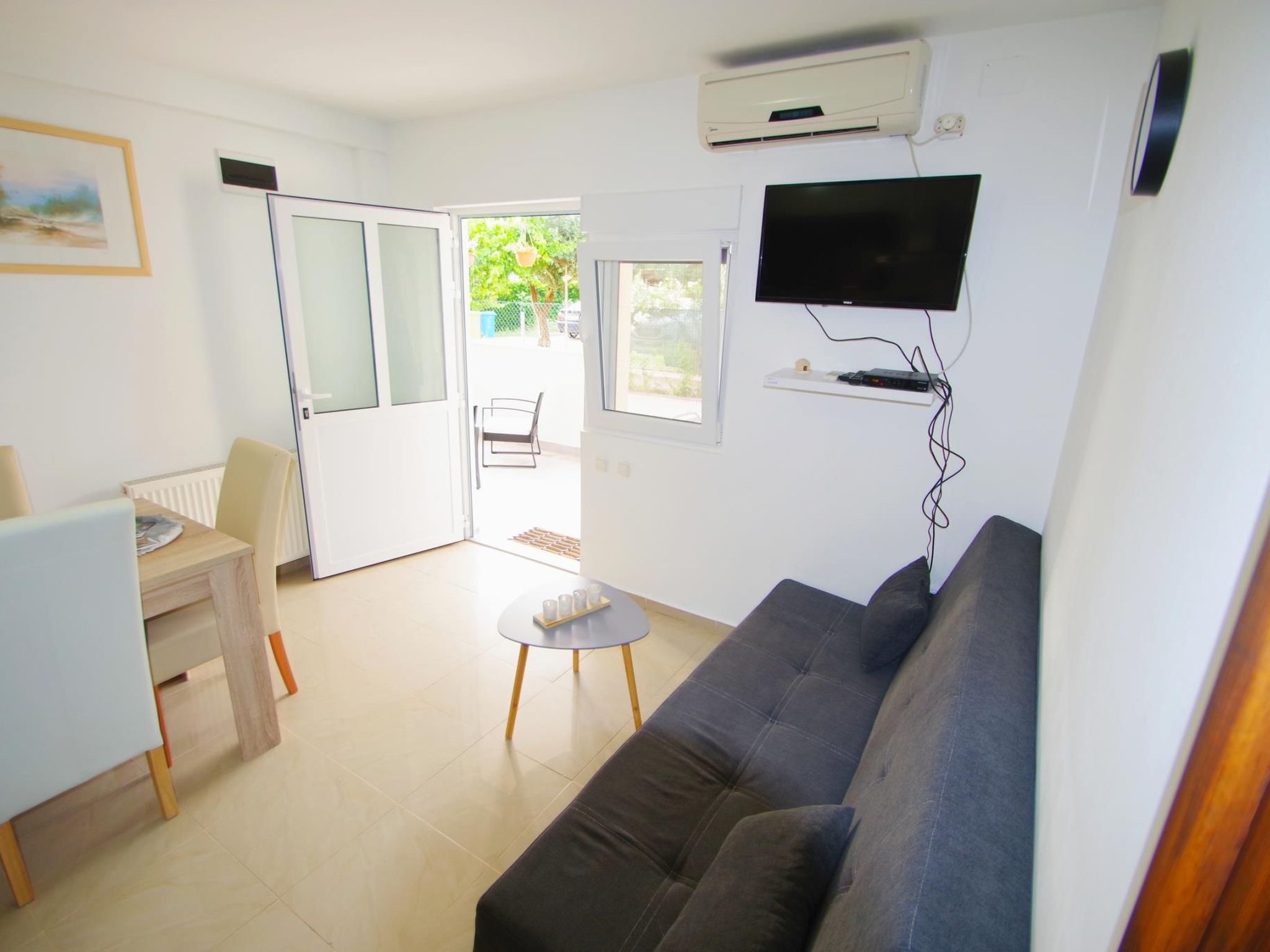 Angenehme Wohnung in Valbandon, Privatparkplatz-Binnen