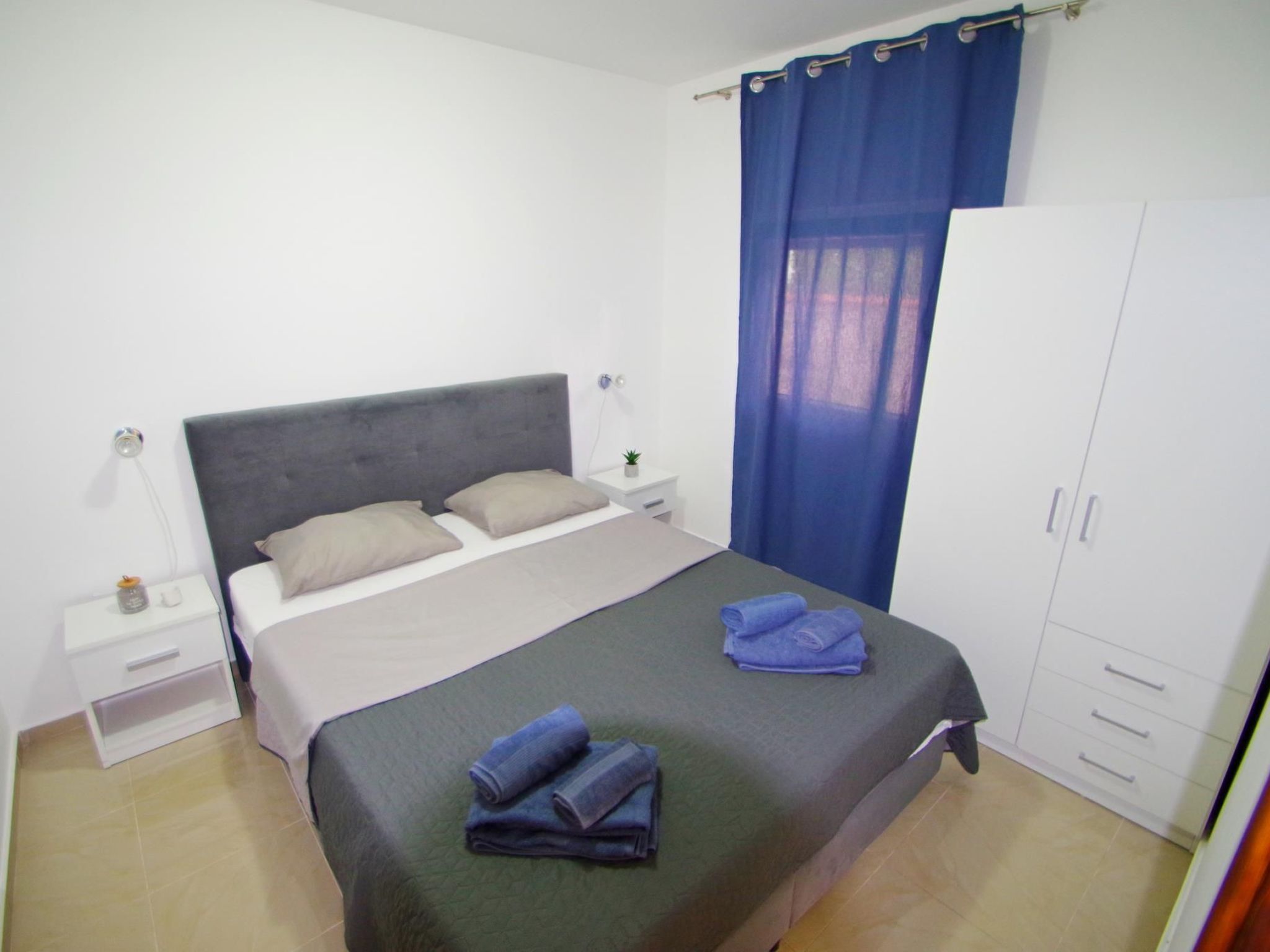 Angenehme Wohnung in Valbandon, Privatparkplatz-Binnen