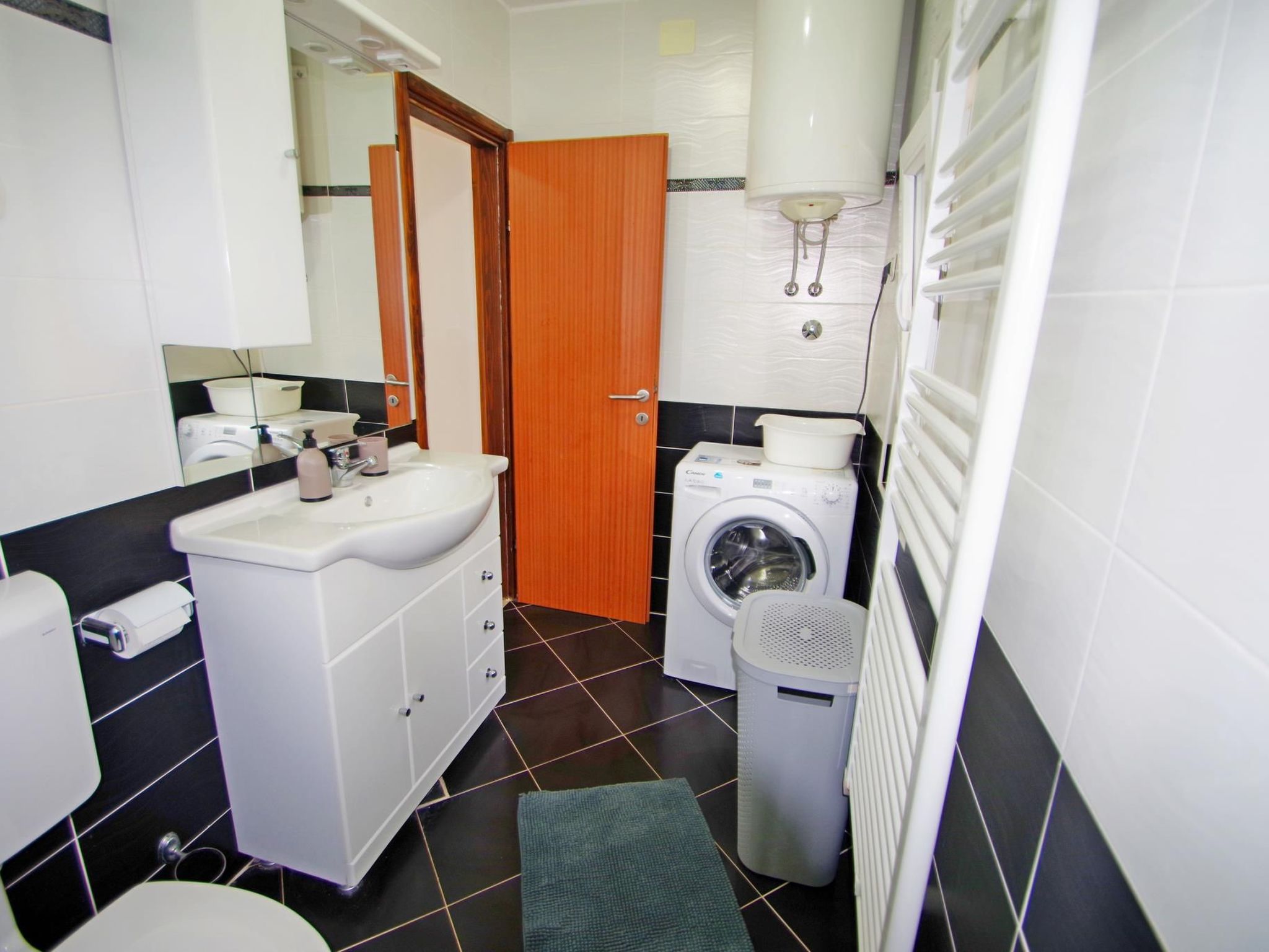 Angenehme Wohnung in Valbandon, Privatparkplatz-Binnen