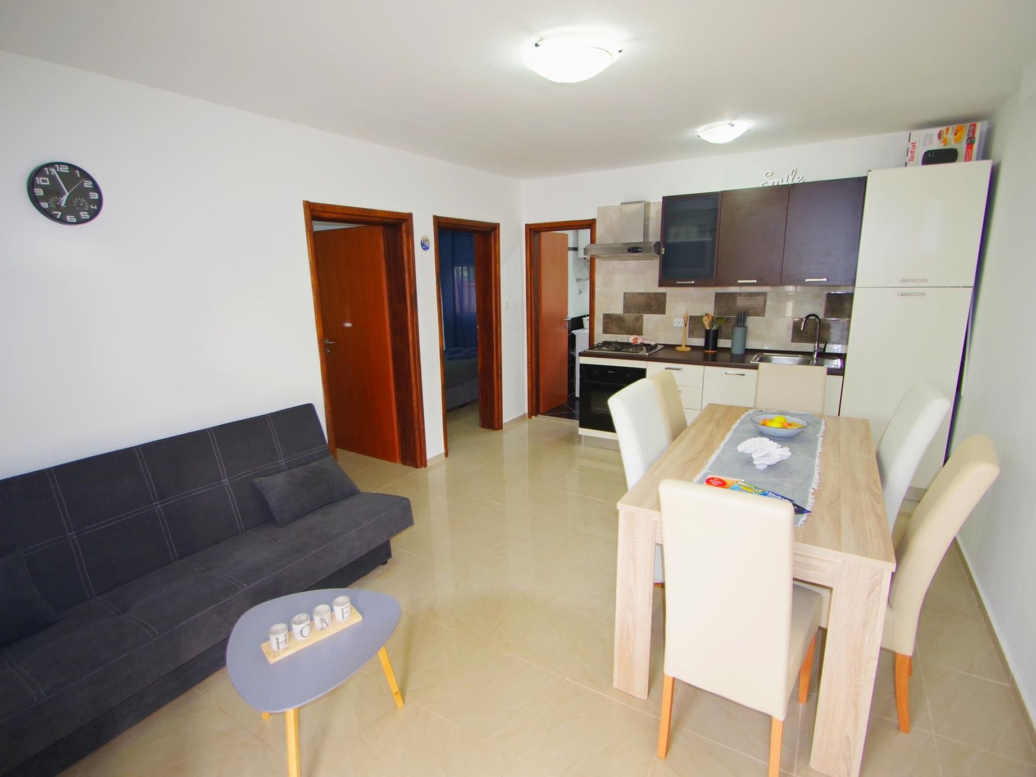 Photo of Angenehme Wohnung in Valbandon, Privatparkplatz