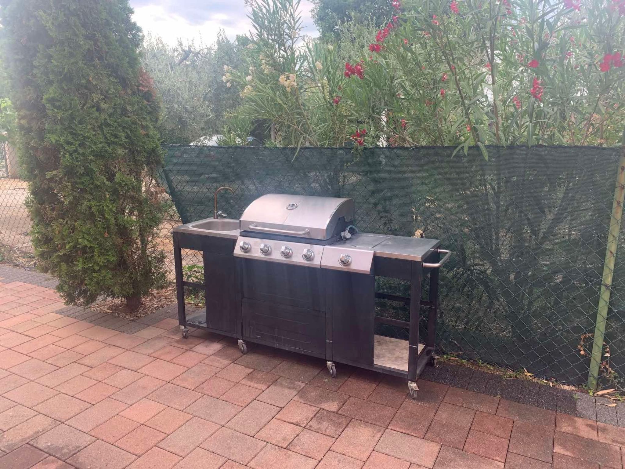 Photo of Angenehme Wohnung in Valbandon, Privatparkplatz