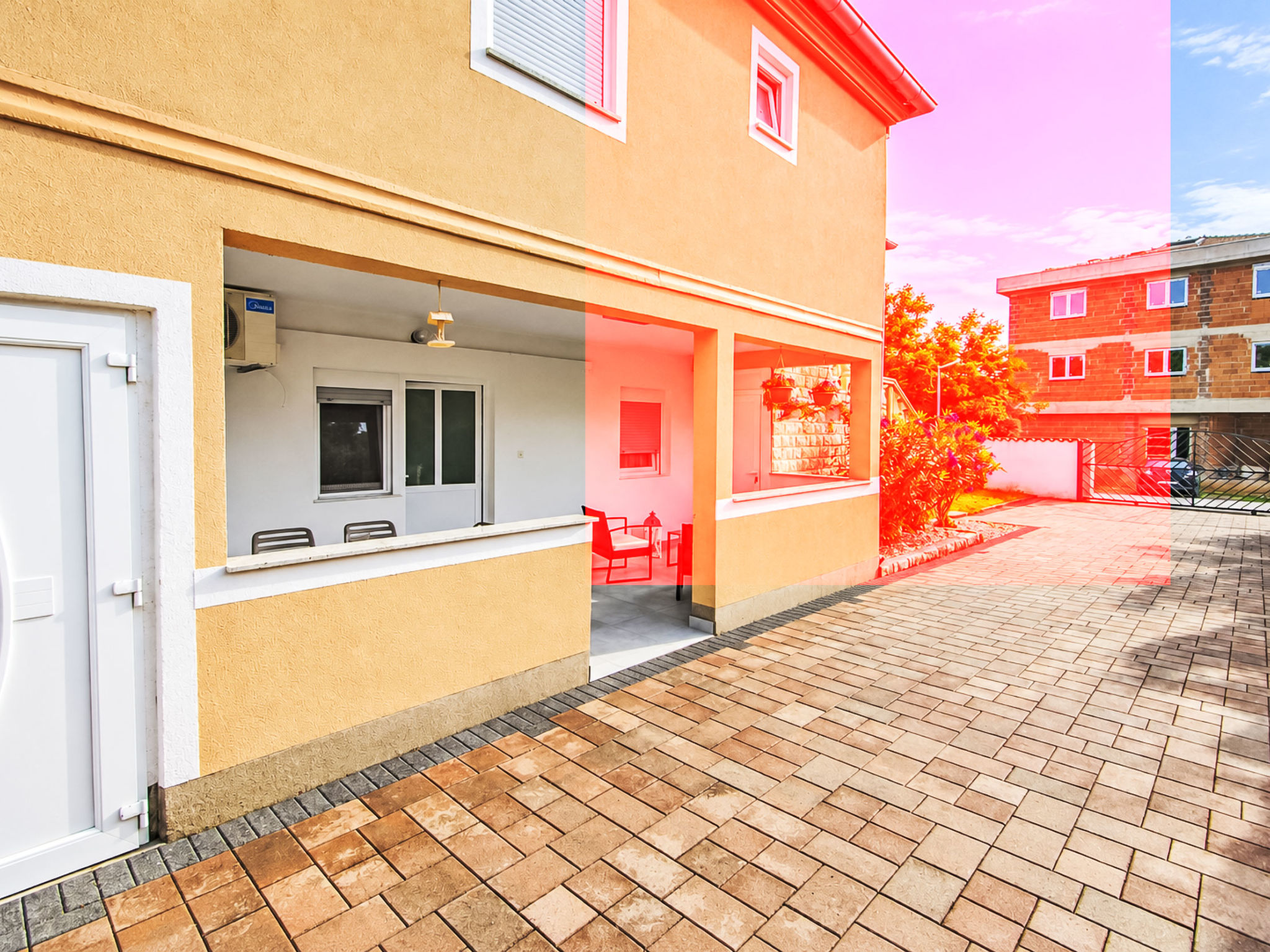 Photo of Angenehme Wohnung in Valbandon, Privatparkplatz
