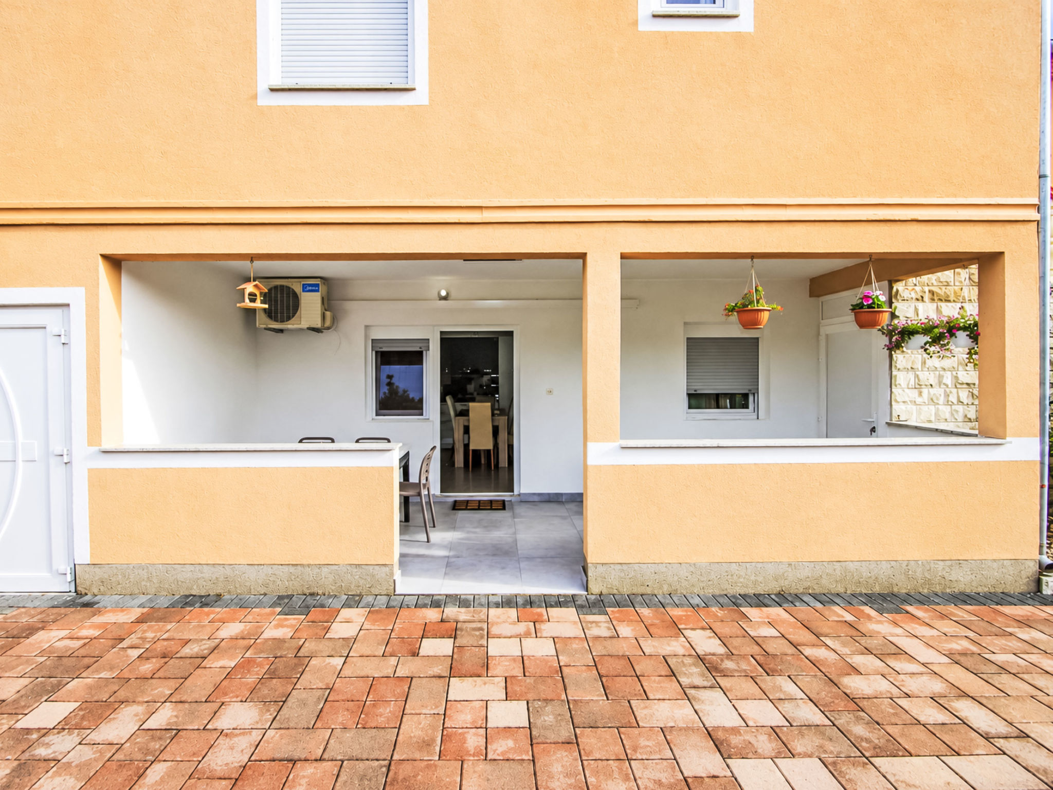 Photo of Angenehme Wohnung in Valbandon, Privatparkplatz