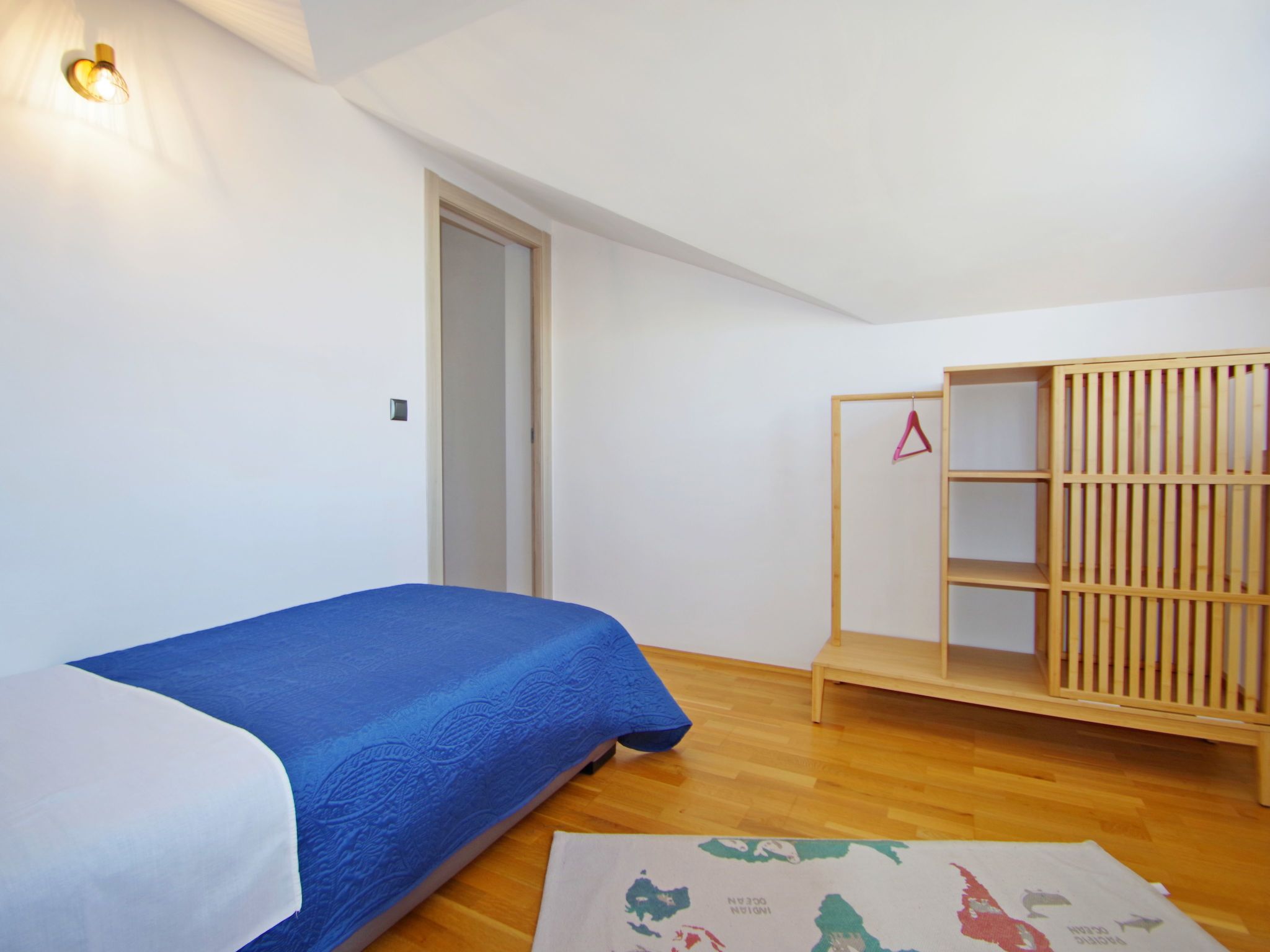 In Valbandon mit schönem Balkon-Dedans