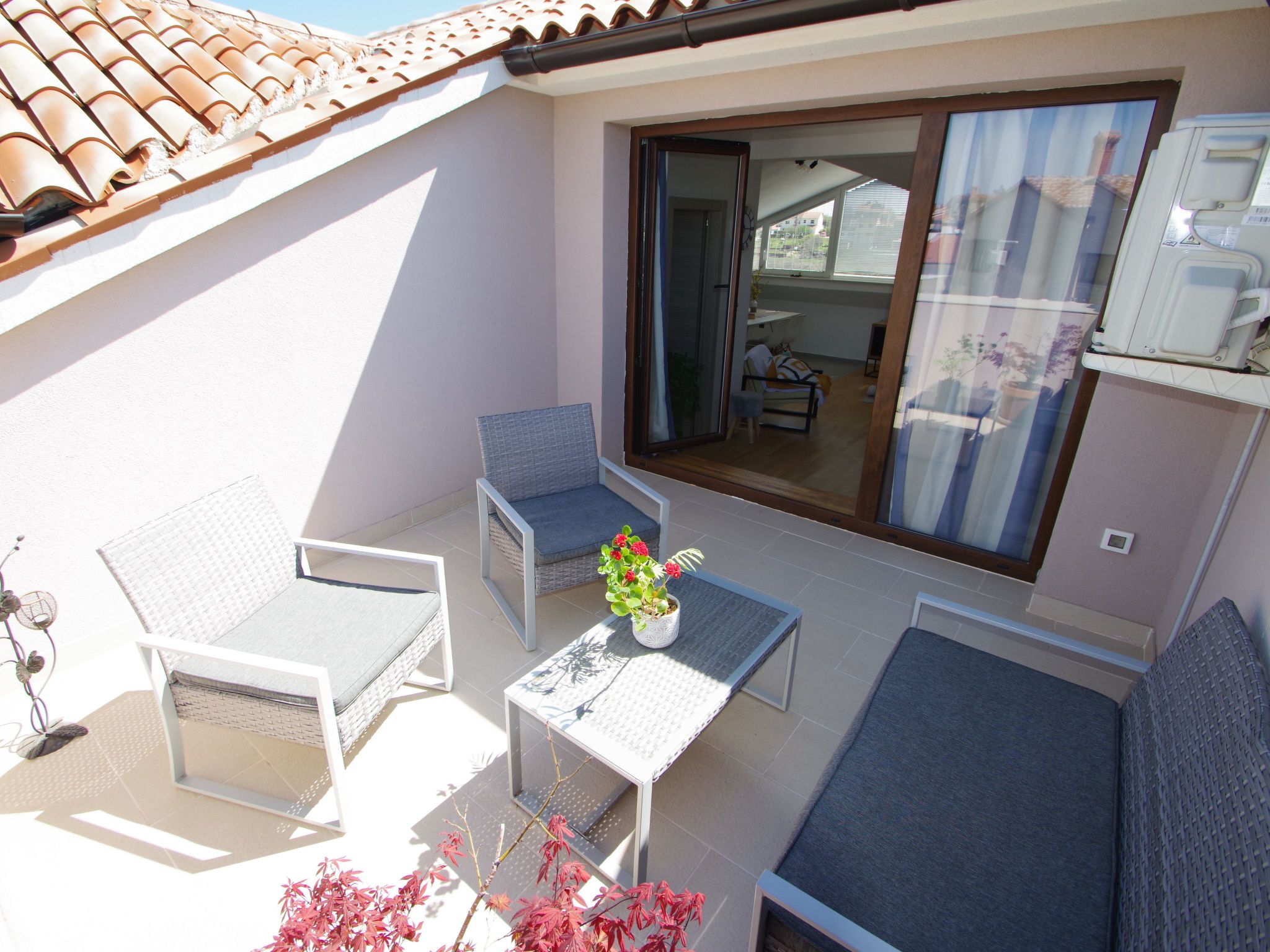 In Valbandon mit schönem Balkon-Dedans