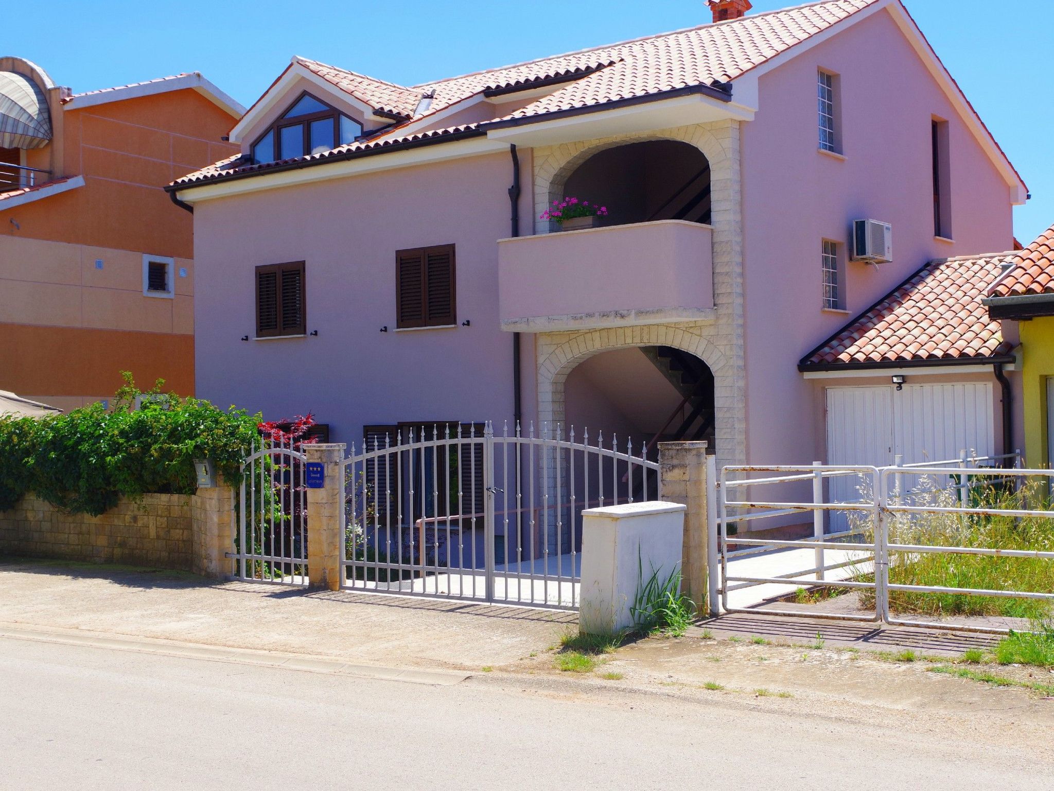 In Valbandon mit schönem Balkon-Dehors