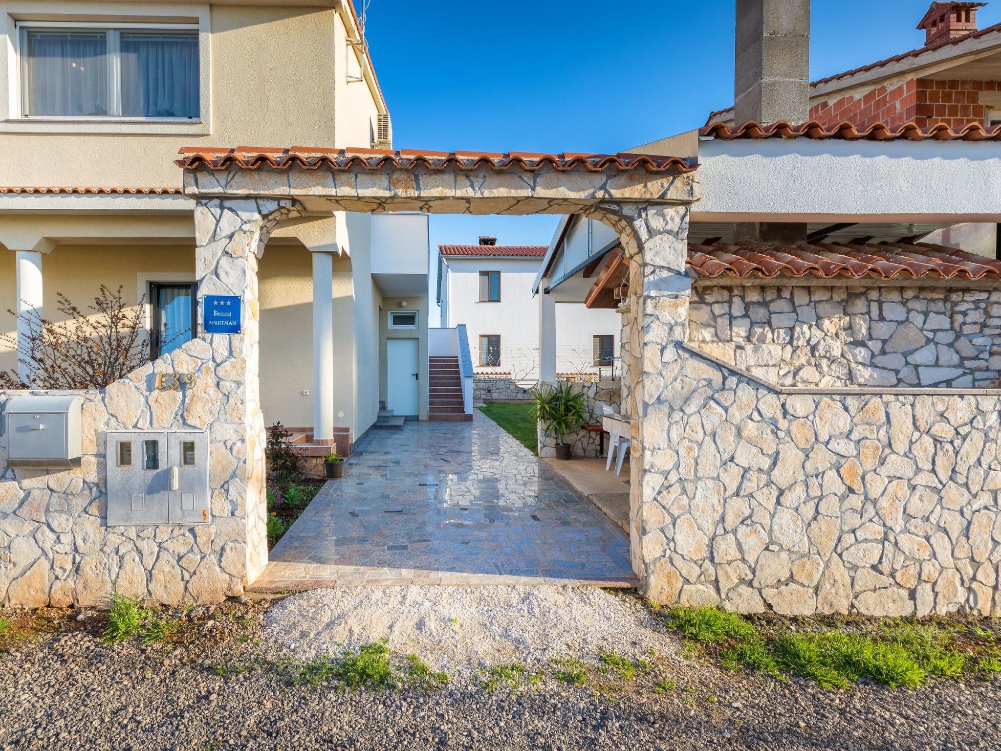 Photo of Anemona, Dorf Valbandon