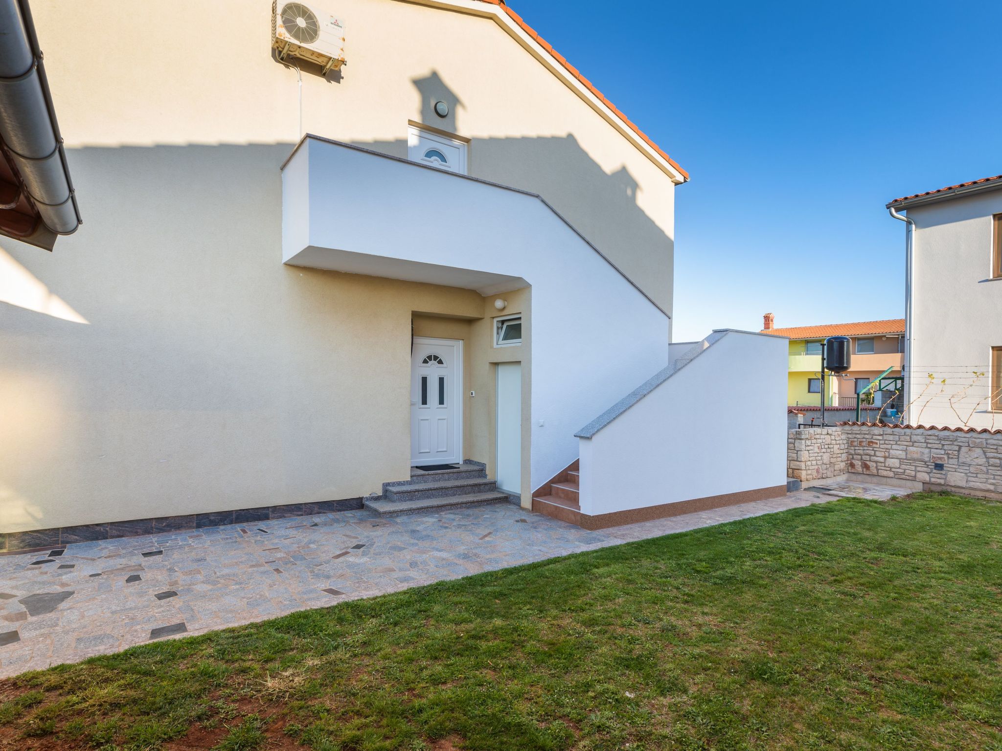 Photo of Anemona, Dorf Valbandon