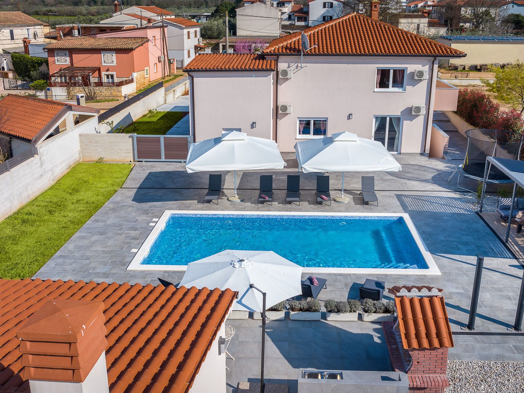 Vakantiehuis met privé zwembad in Fazana (Kroatië) voor 12 personen