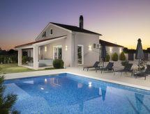 Vrijstaande villa met privézwembad en zeezicht in Fažana, Istrië - thumbnail 1