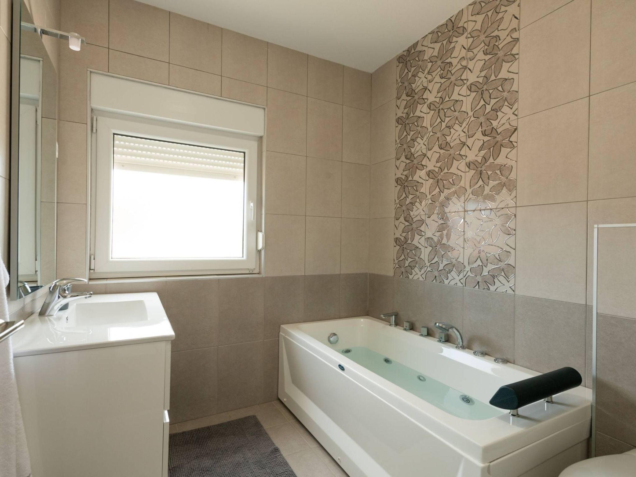 Für 7 Personen und 1 Kind in Vodnjan, Istrien (Istrische Riviera)-Binnen