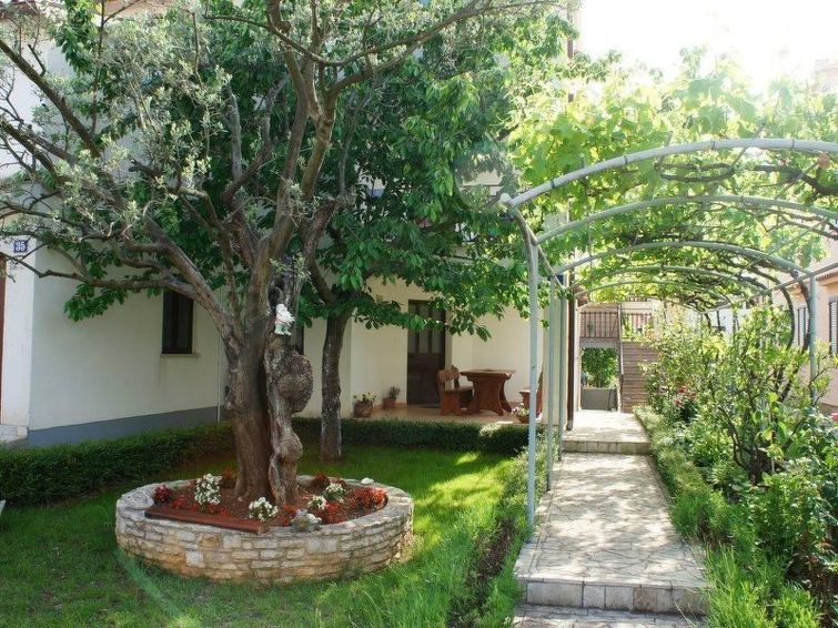Wohnung in Fazana mit Garten, Grill und Terrasse