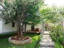 Wohnung in Fazana mit Garten, Grill und Terrasse