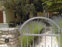 Wohnung in Fazana mit Garten, Grill und Terrasse