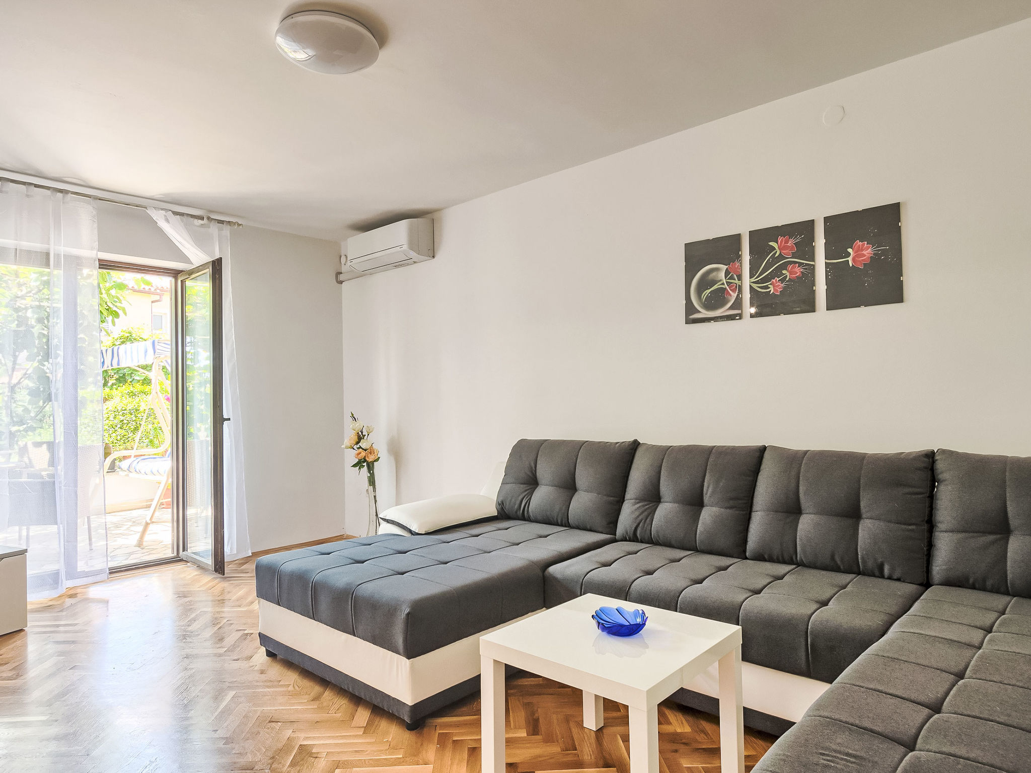 Geräumige Ferienwohnung in Fažana mit Gemeinsamem Grill - Binnen
