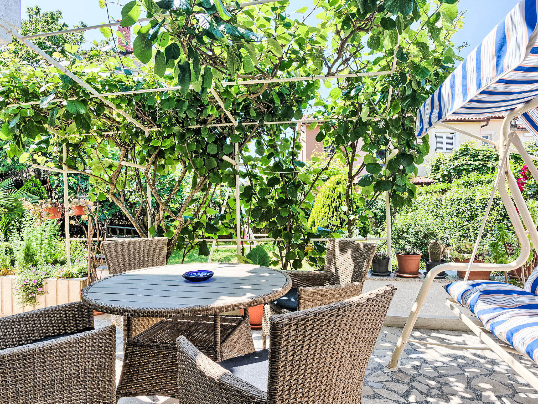 Geräumige Ferienwohnung in Fažana mit Gemeinsamem Grill - Buiten