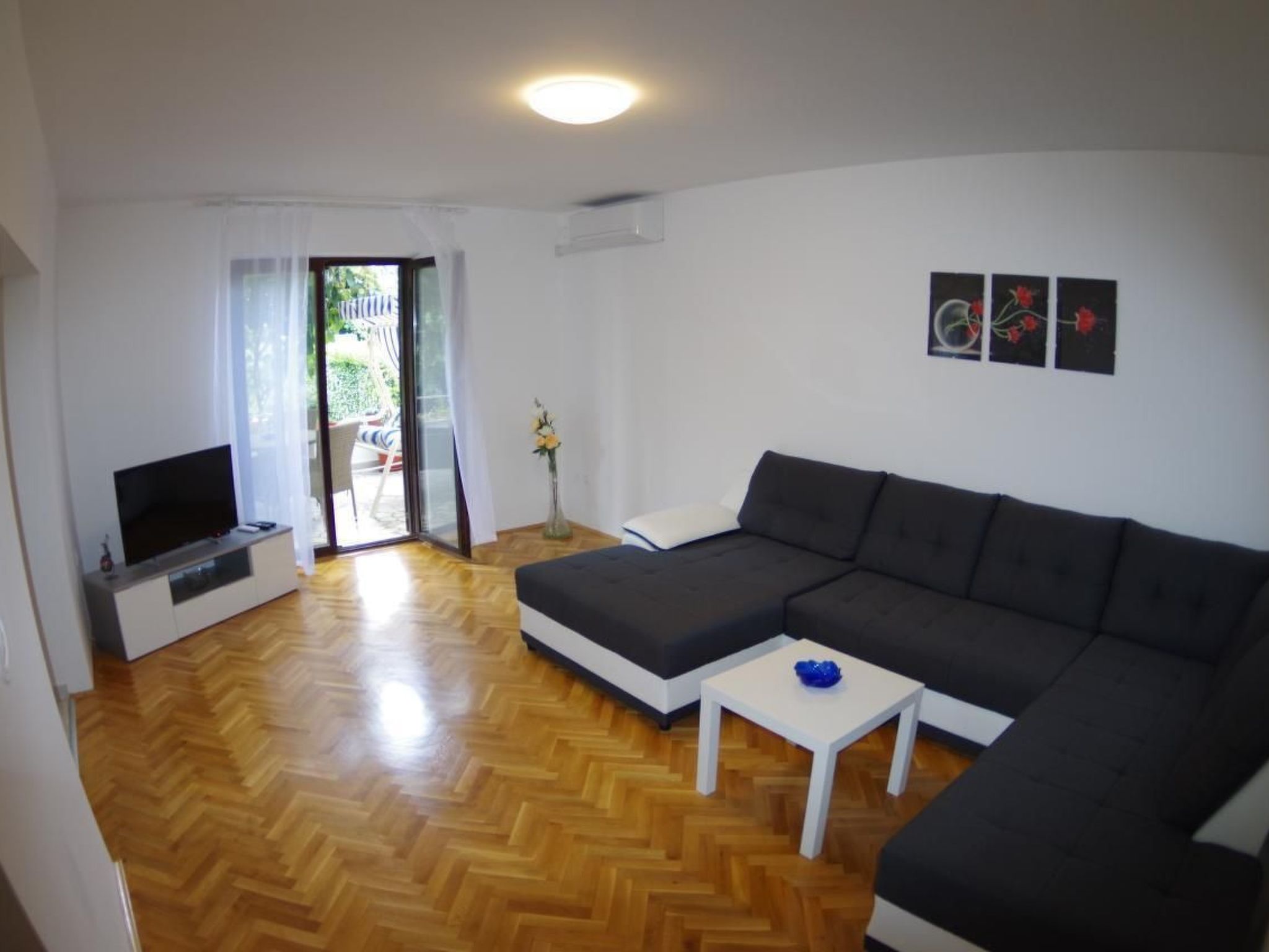 Photo of Geräumige Ferienwohnung in Fažana mit Gemeinsamem Grill