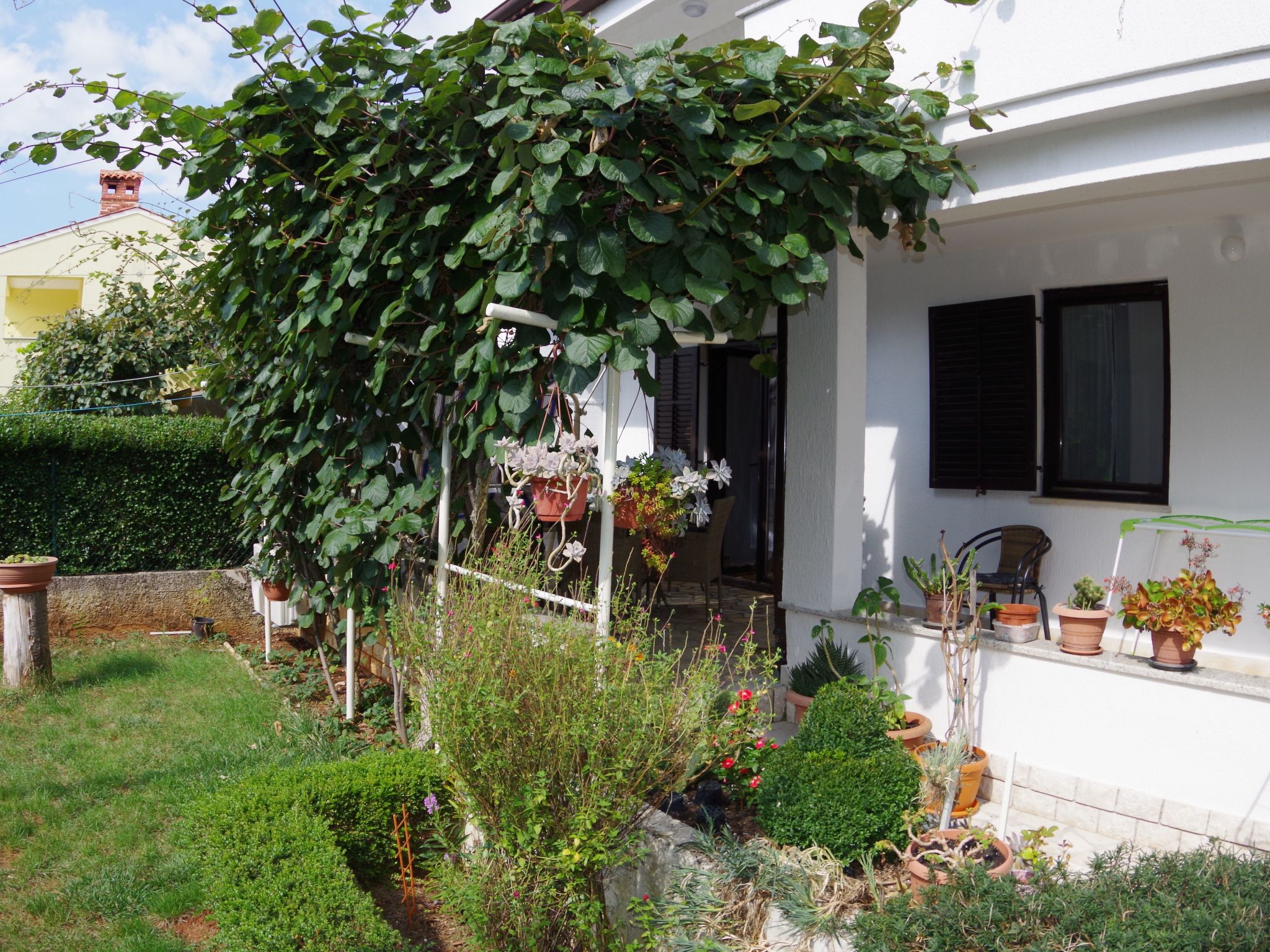 Photo of Geräumige Ferienwohnung in Fažana mit Gemeinsamem Grill