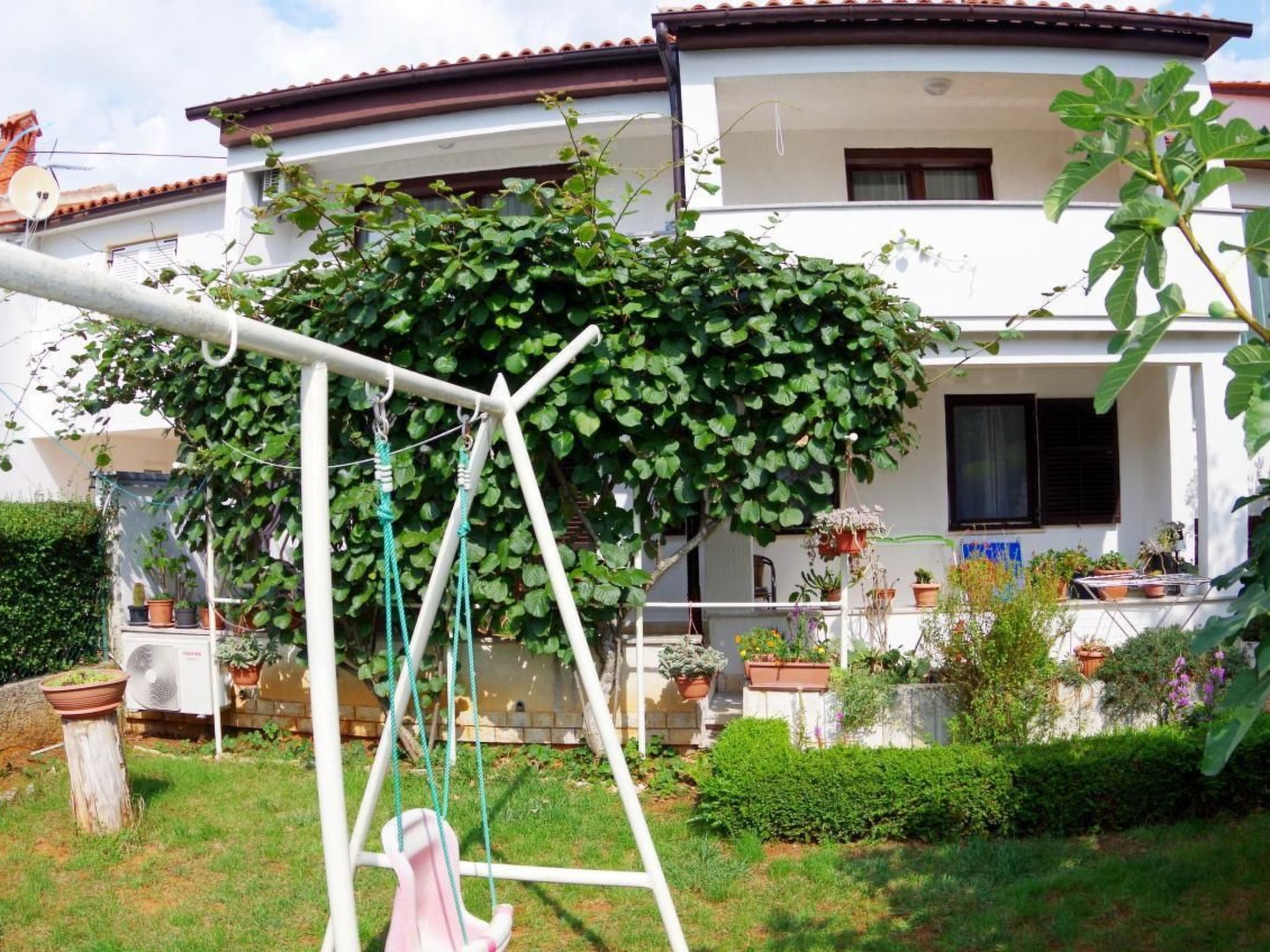 Photo of Geräumige Ferienwohnung in Fažana mit Gemeinsamem Grill