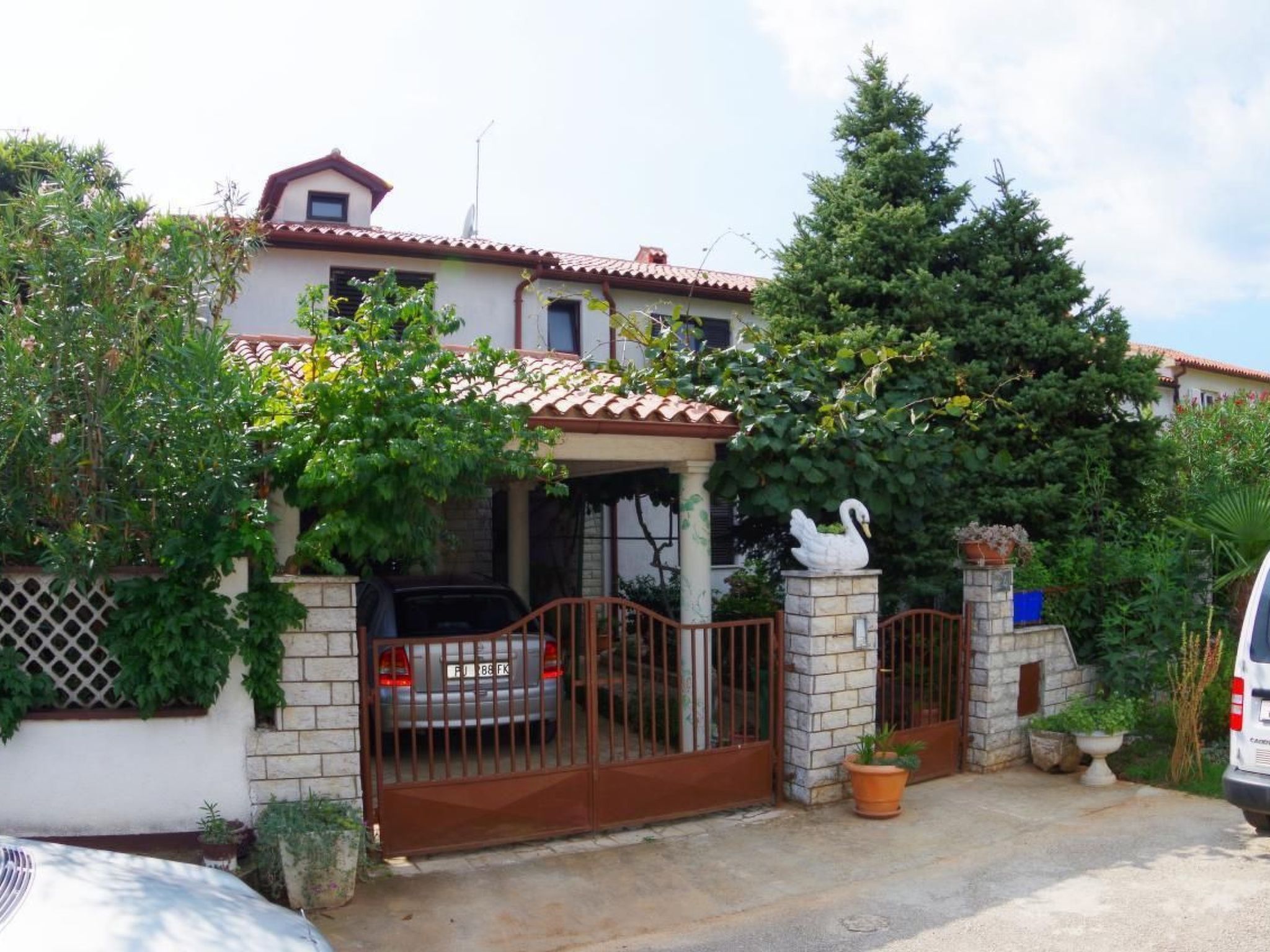 Photo of Geräumige Ferienwohnung in Fažana mit Gemeinsamem Grill