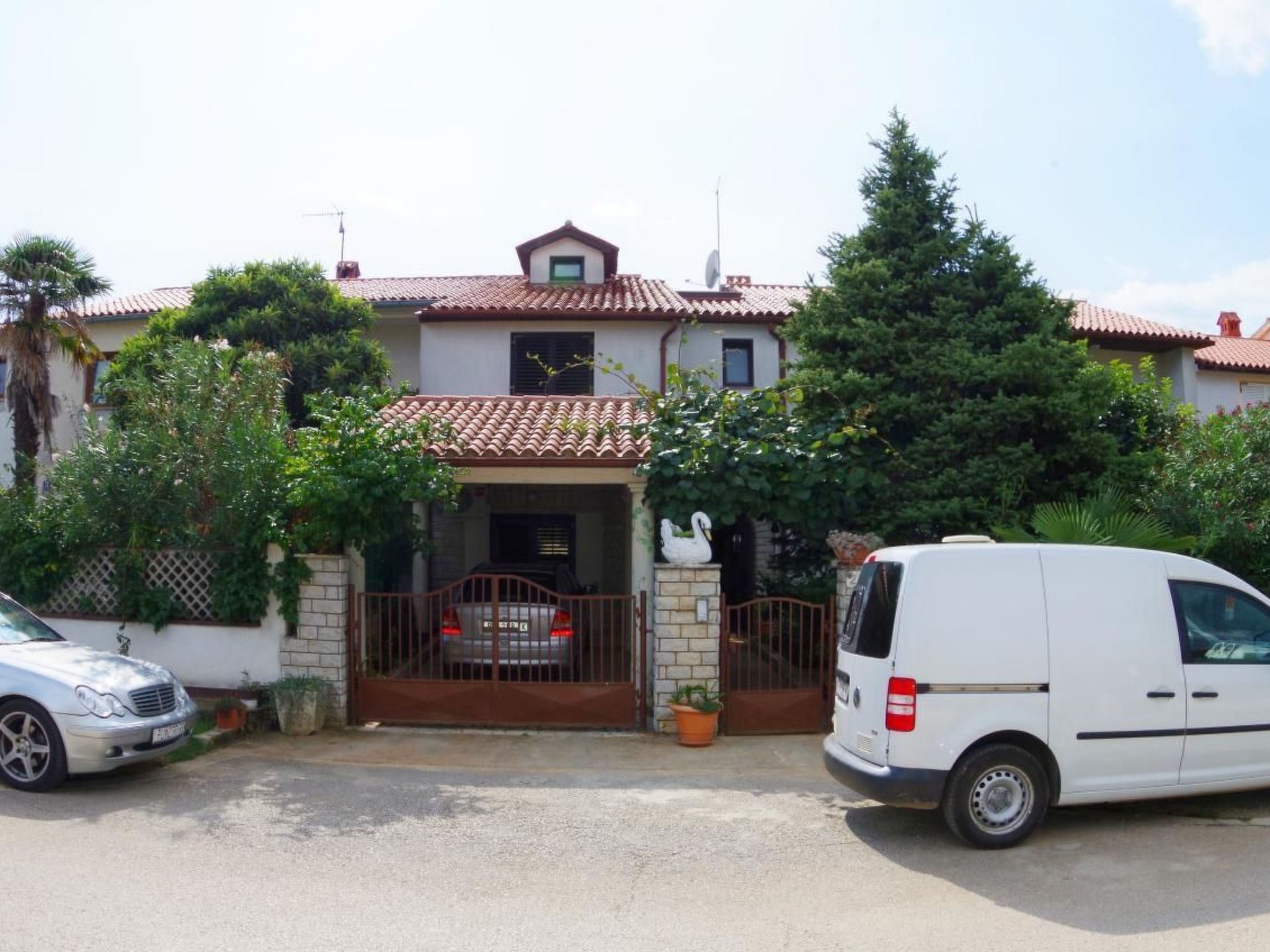 Photo of Geräumige Ferienwohnung in Fažana mit Gemeinsamem Grill