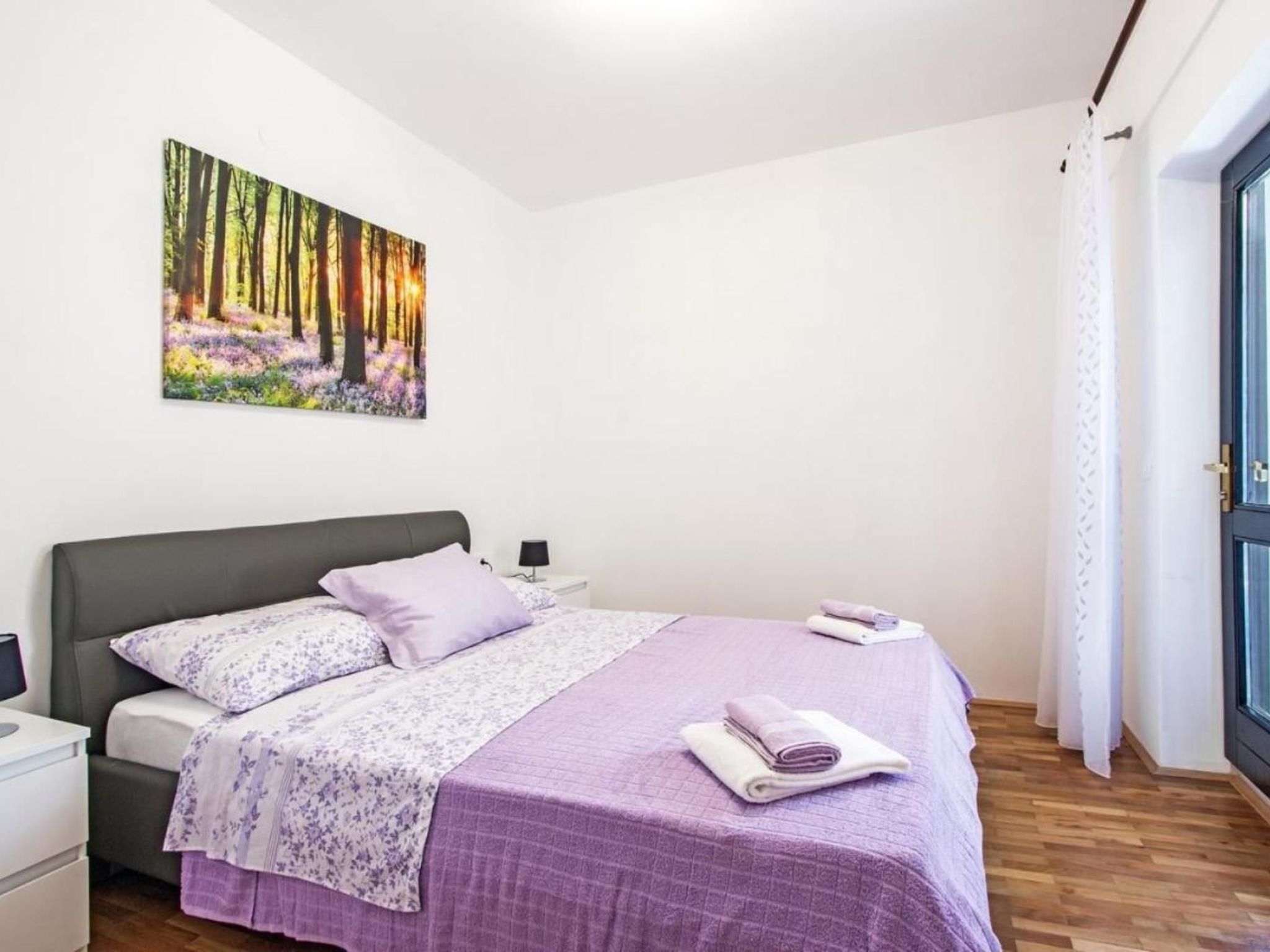 Photo of Perojka, 1 km vom Strand entfernt