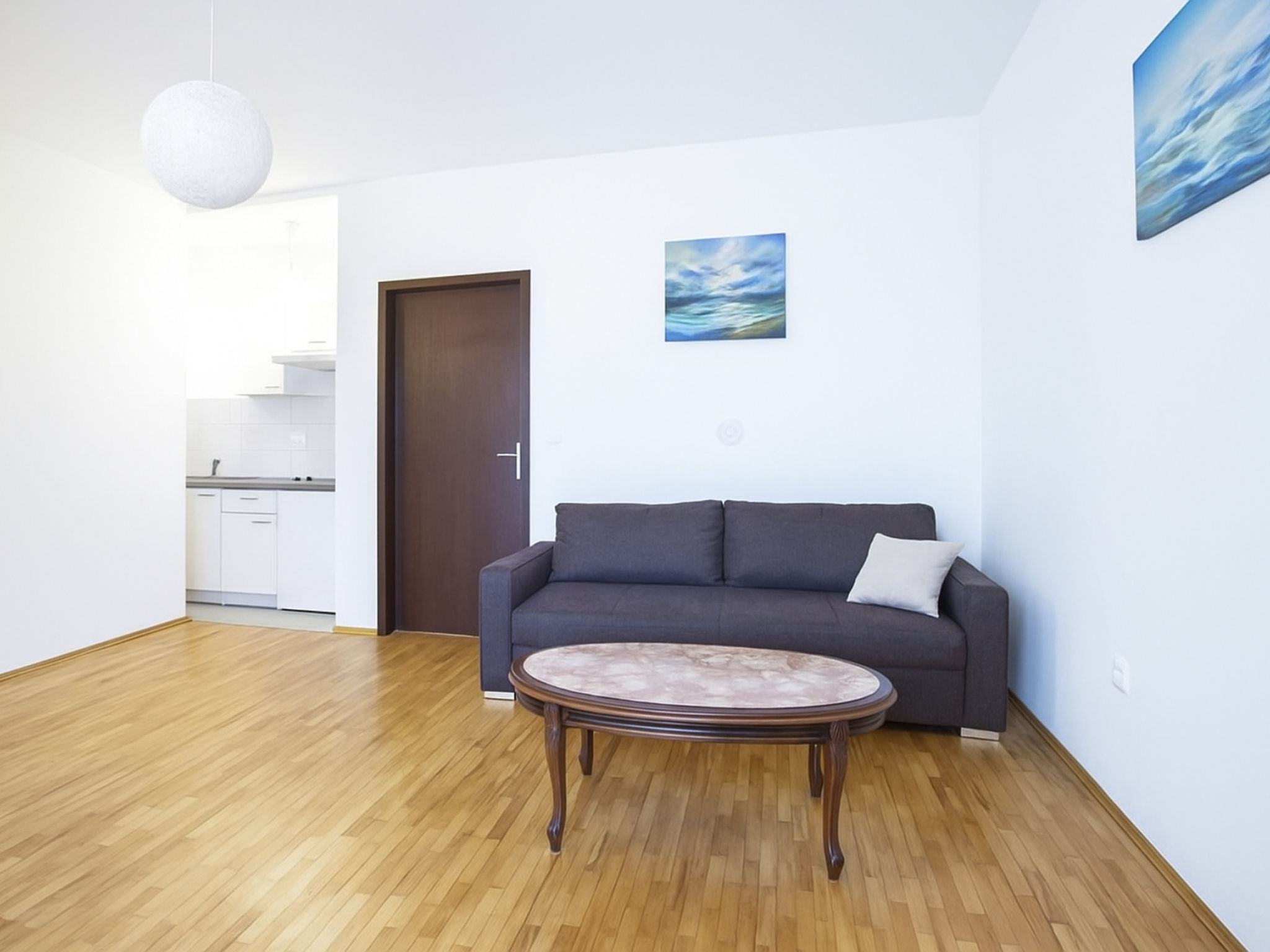 Photo of Perojka, 1 km vom Strand entfernt