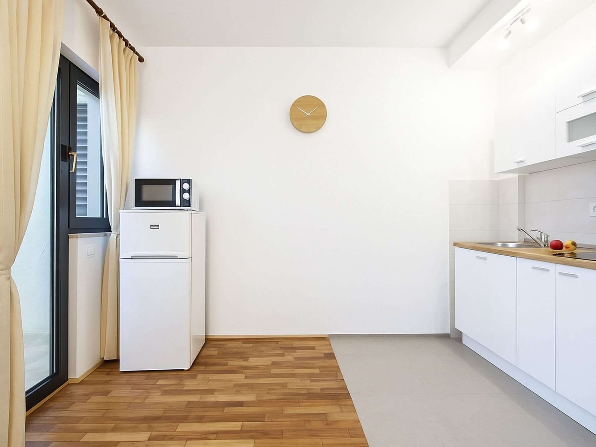 Photo of Perojka, 1 km vom Strand entfernt