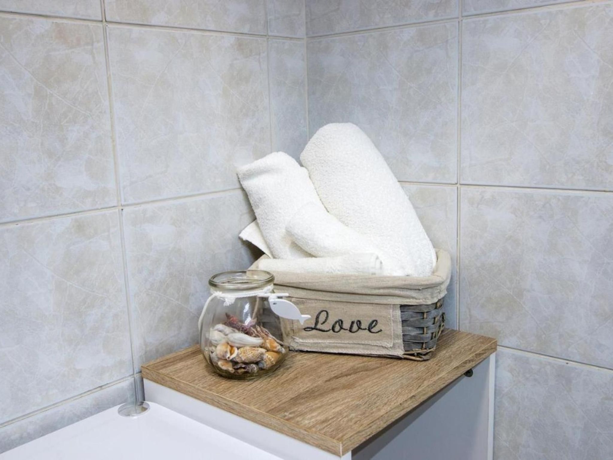 Photo of Perojka, 1 km vom Strand entfernt