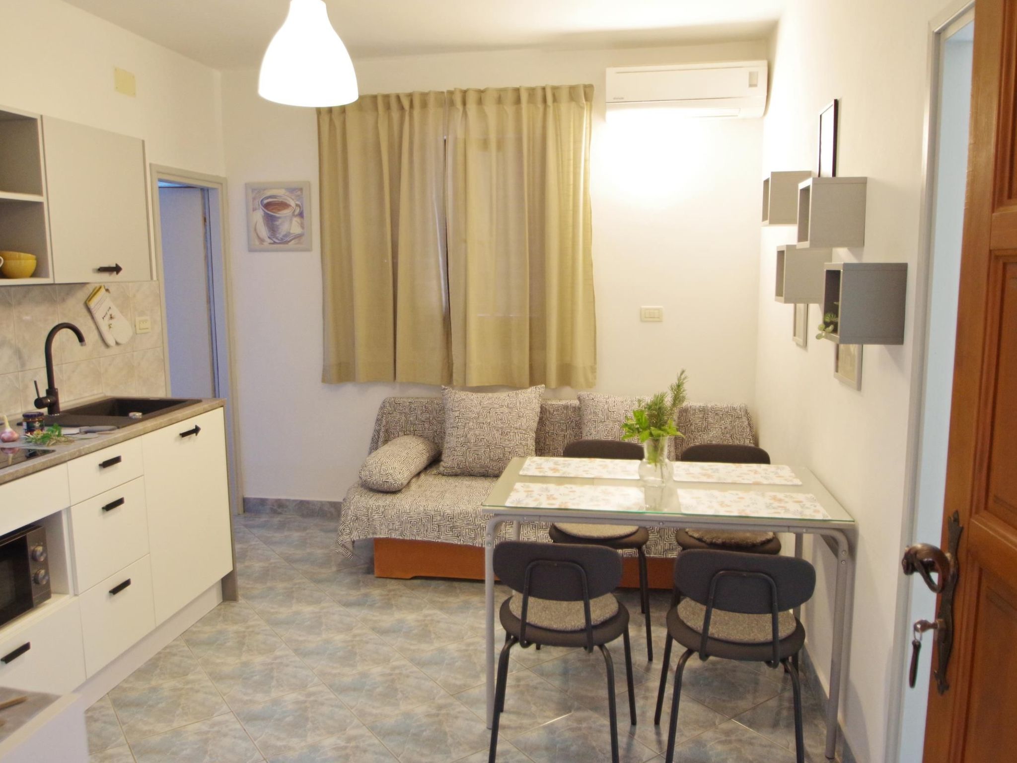 "Blue", Valbandon-Binnen