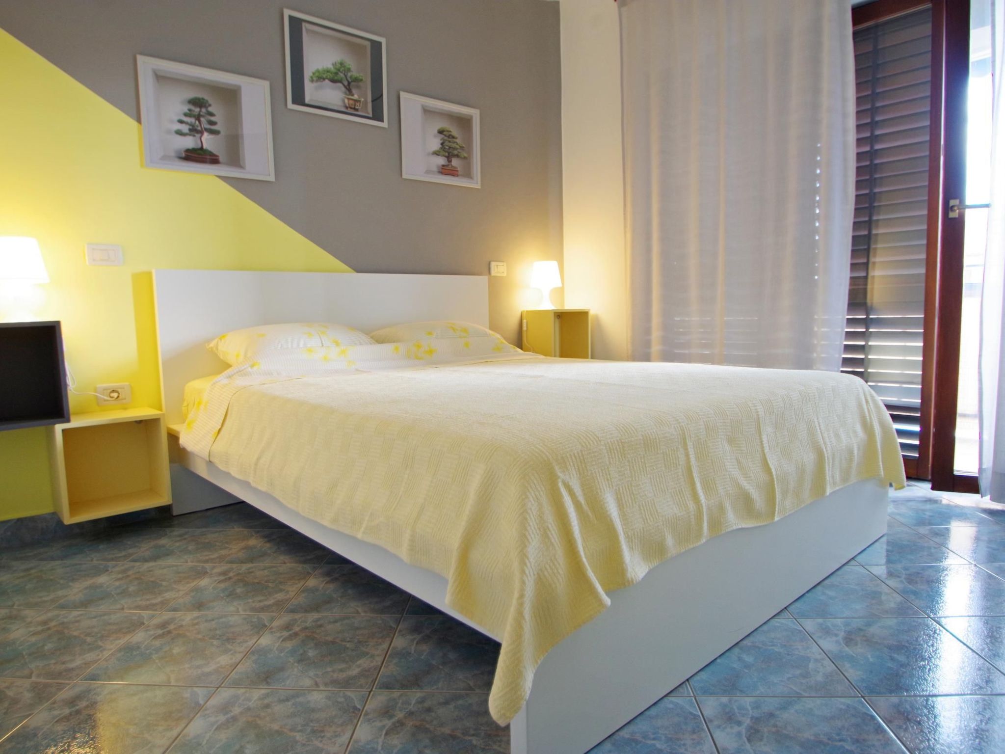 "Blue", Valbandon-Binnen