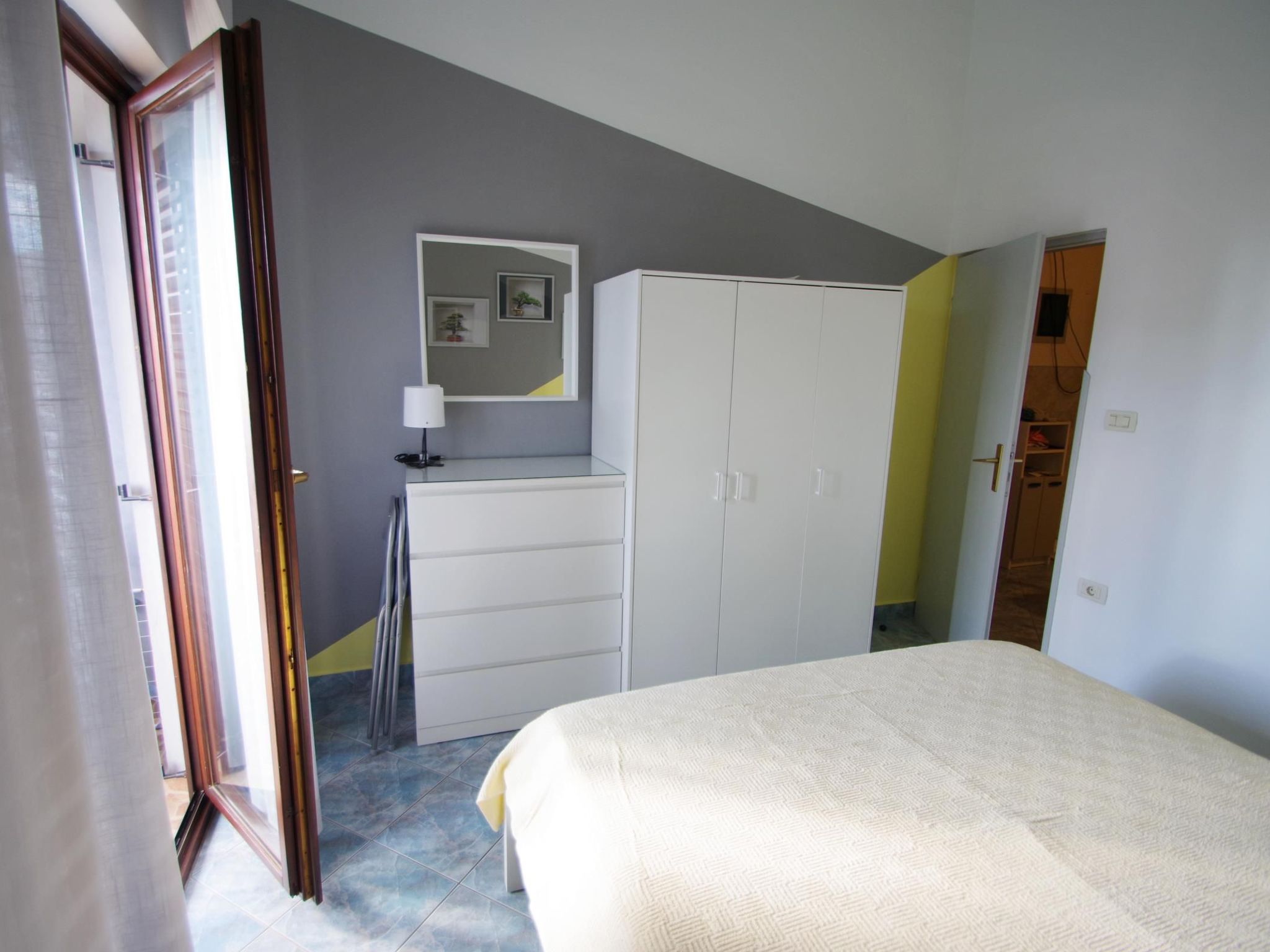 "Blue", Valbandon-Binnen