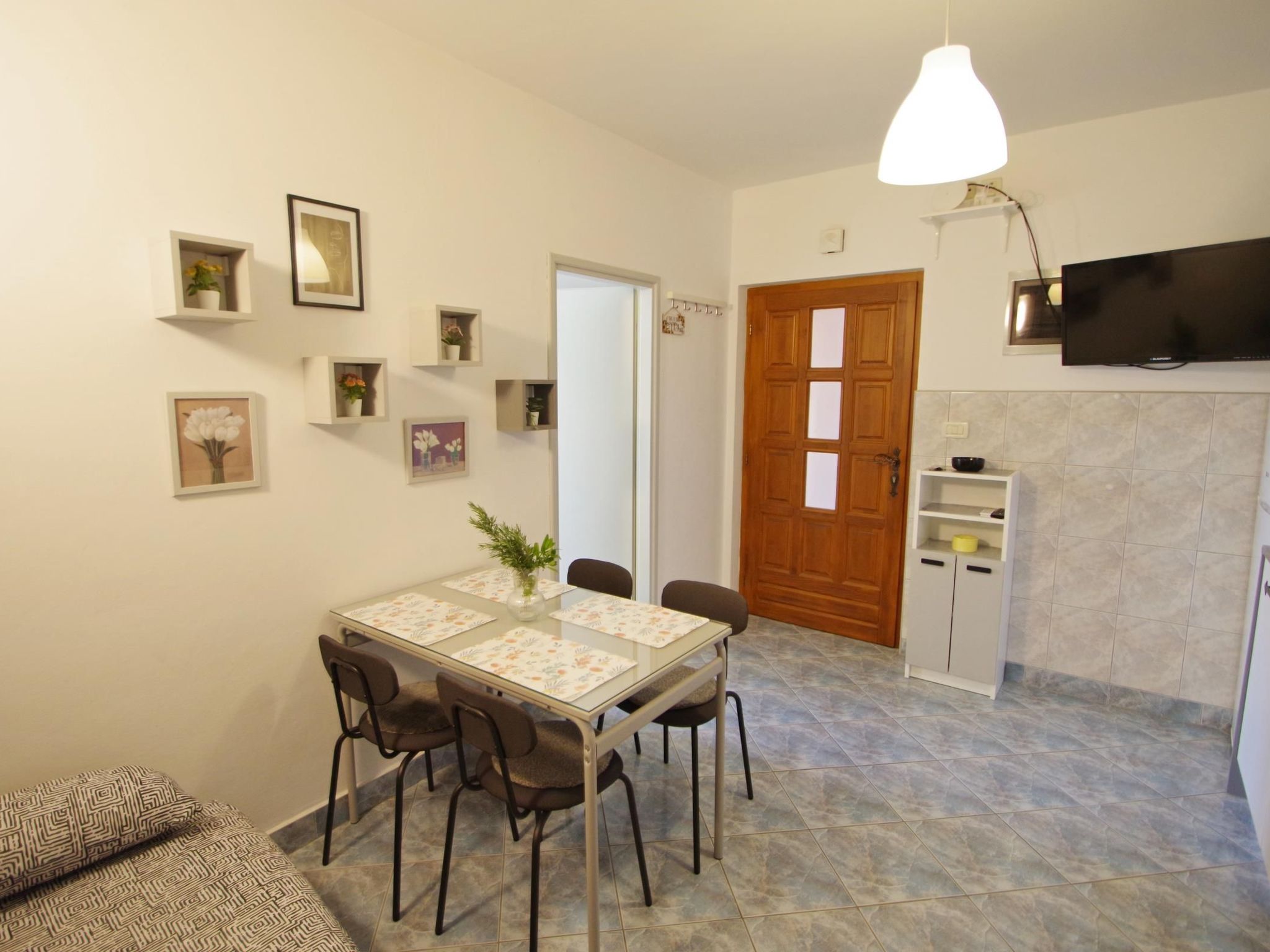 "Blue", Valbandon-Binnen