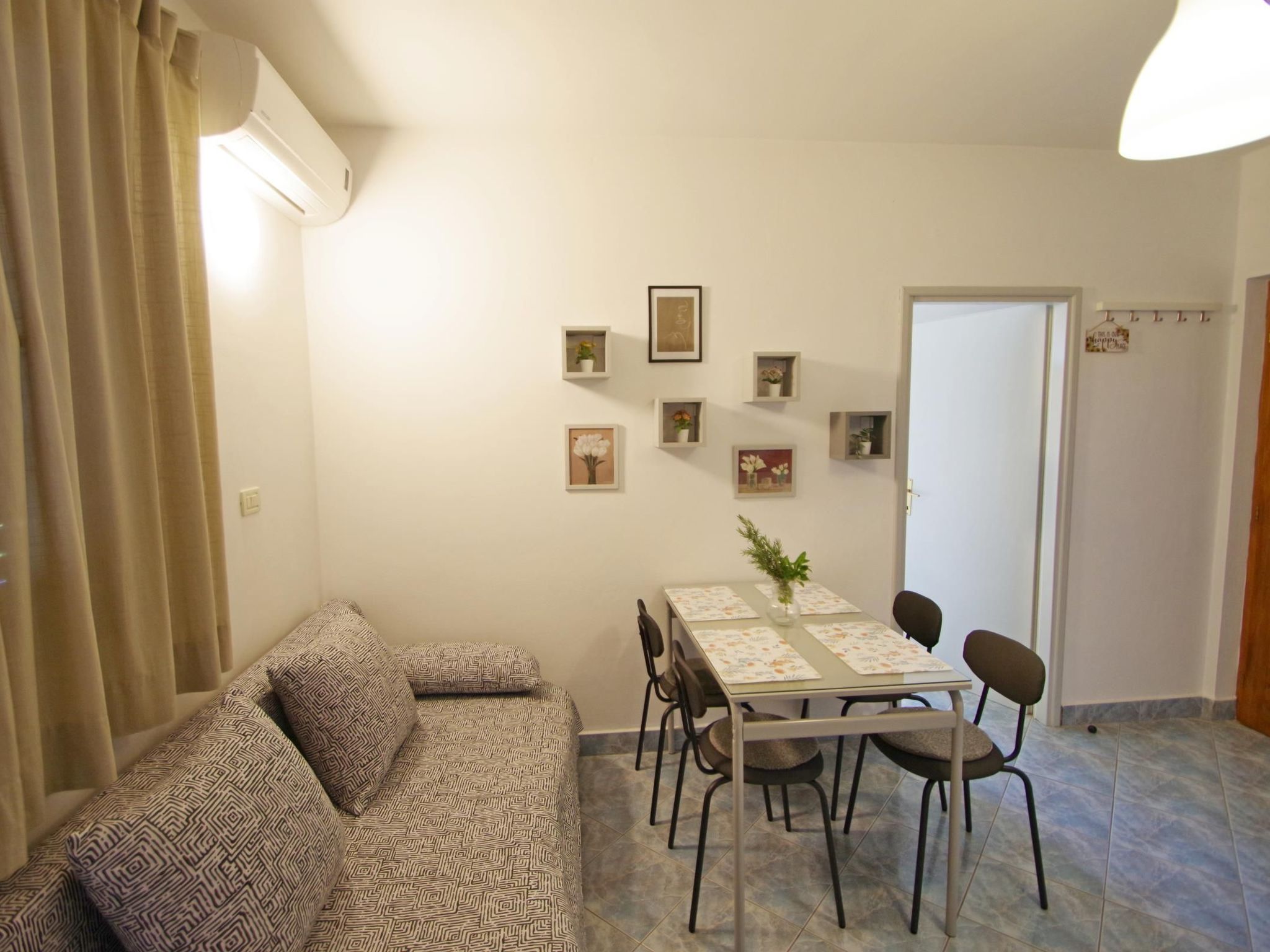 "Blue", Valbandon-Binnen