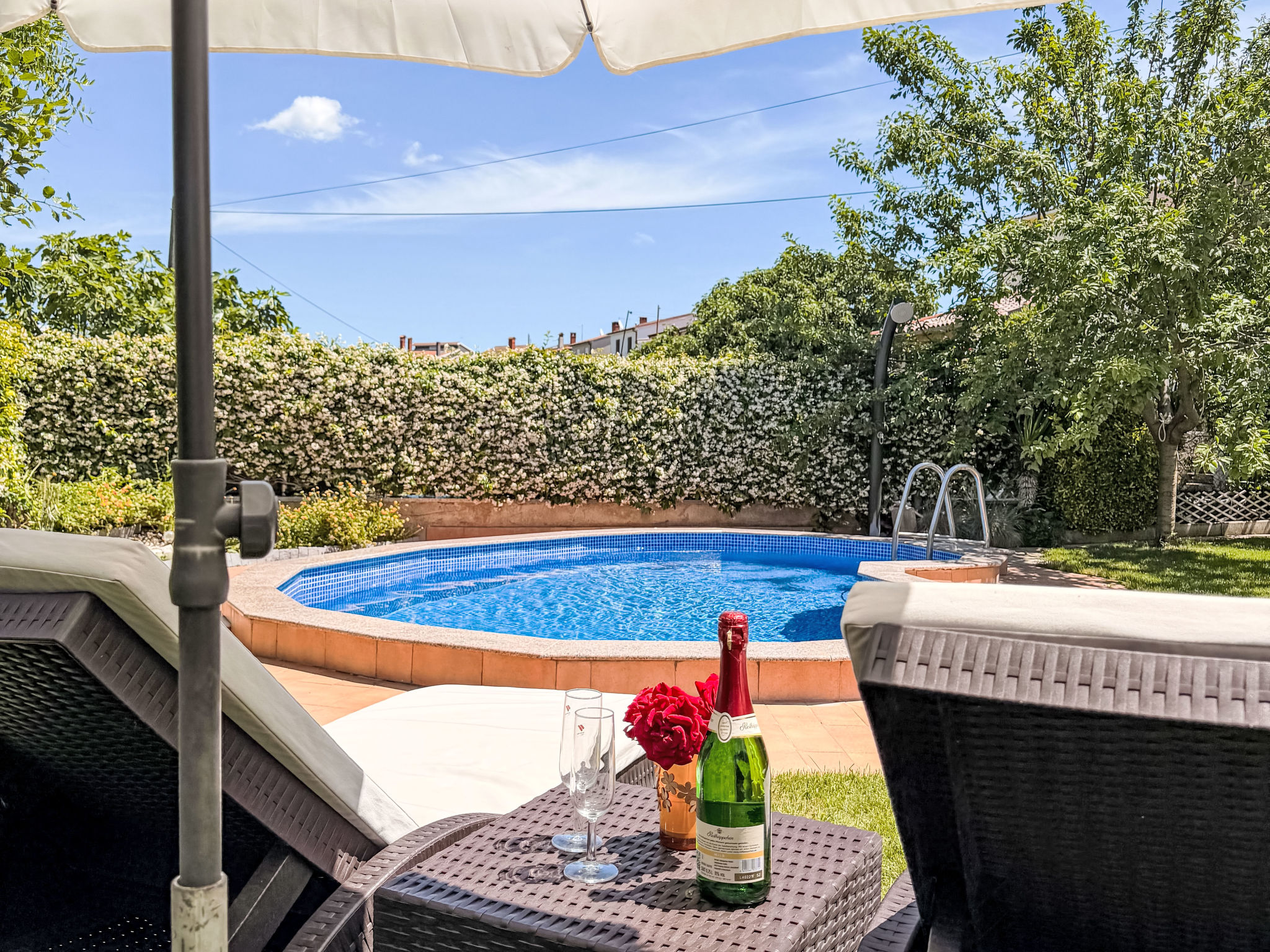 Ein Apartment im Ferienhaus Zweirosen - Buiten