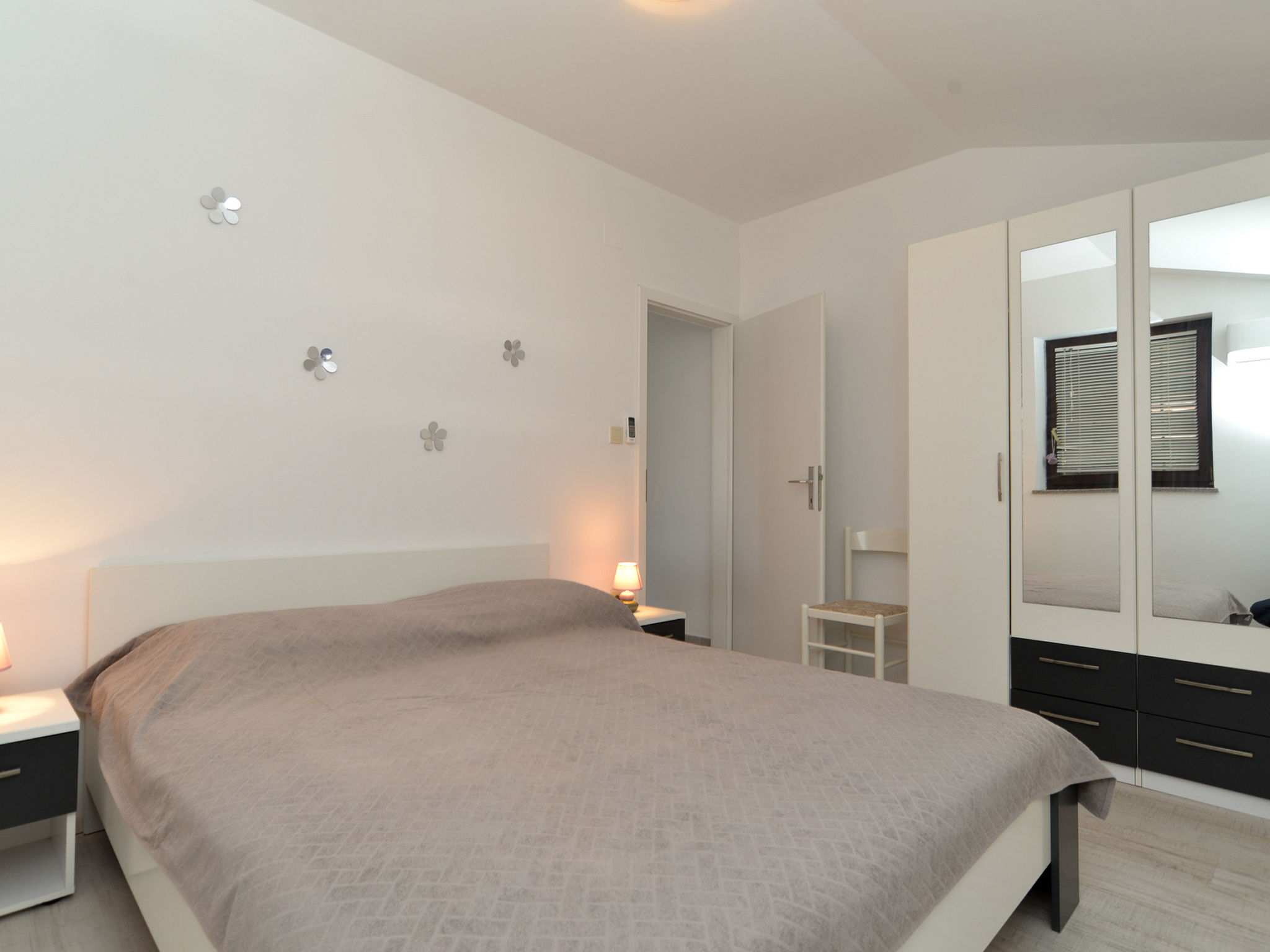 Photo of Apartment 242