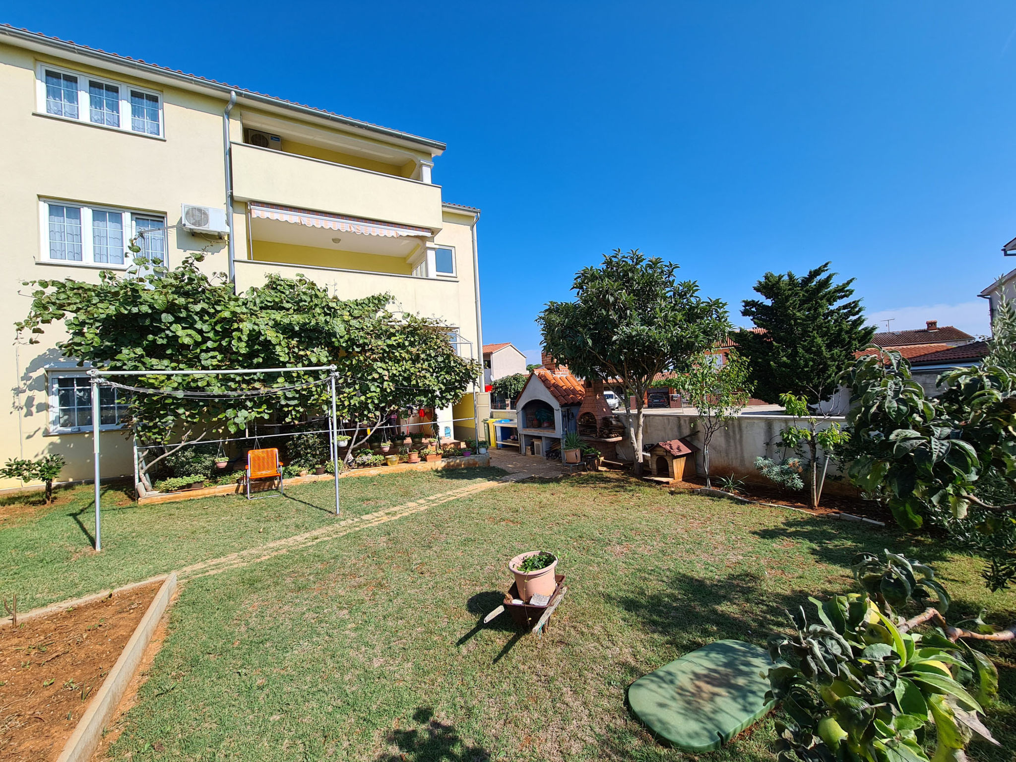 Apartment 1272