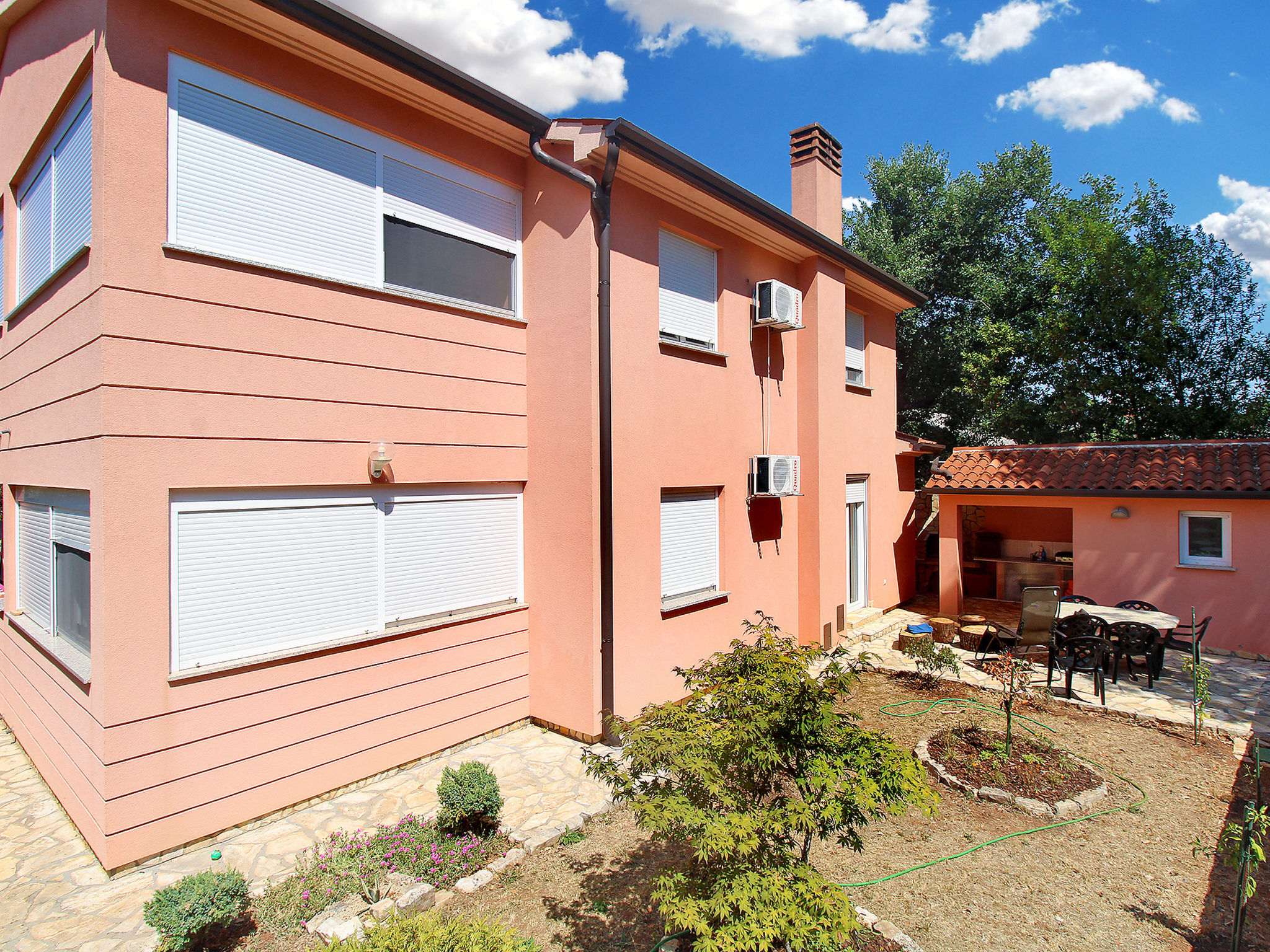 Apartment 2198
