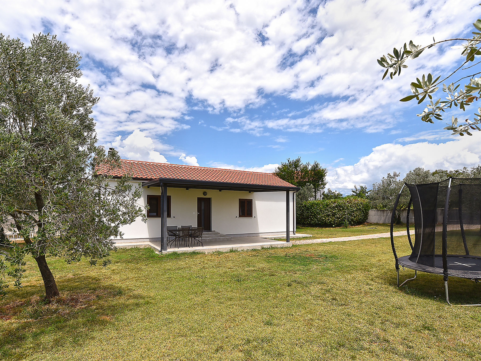 House 2401 - Buiten
