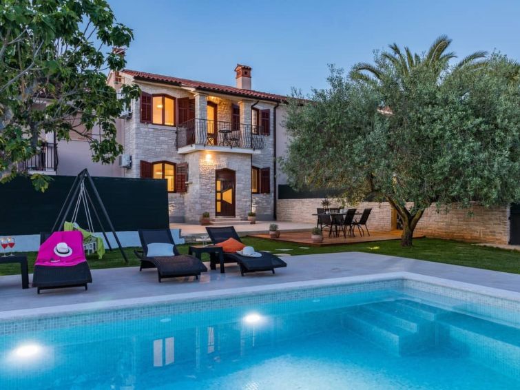 Privézwembad en rust in Villa Pietra, Galižana bij Pula in GALIŽANA