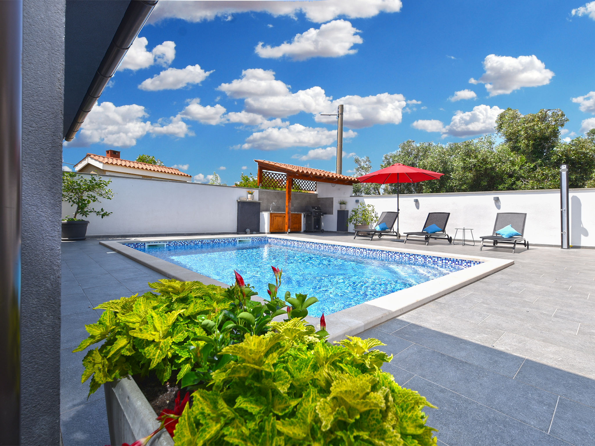 House 2186 - Image-tags.info