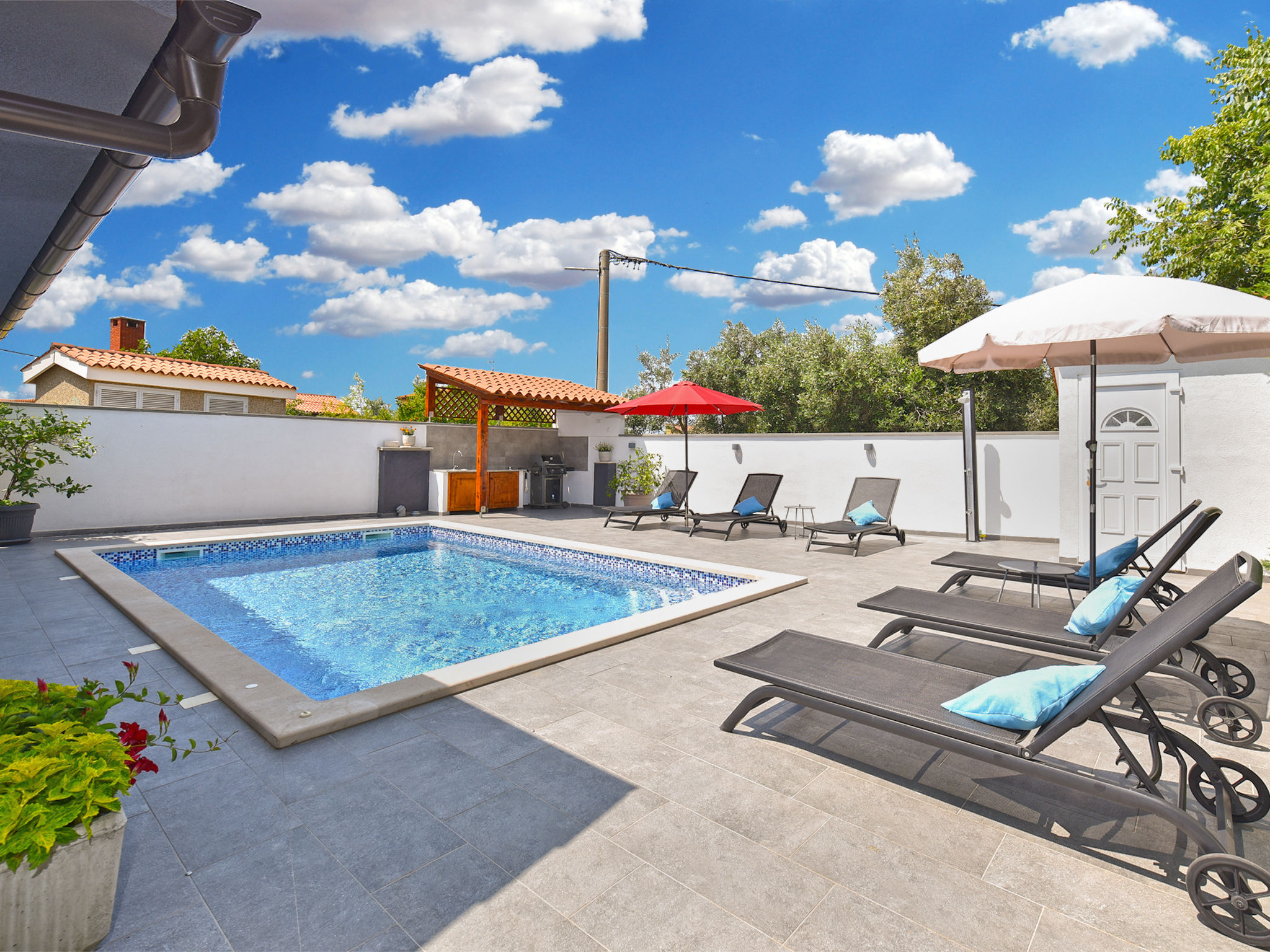 House 2186 - Image-tags.info