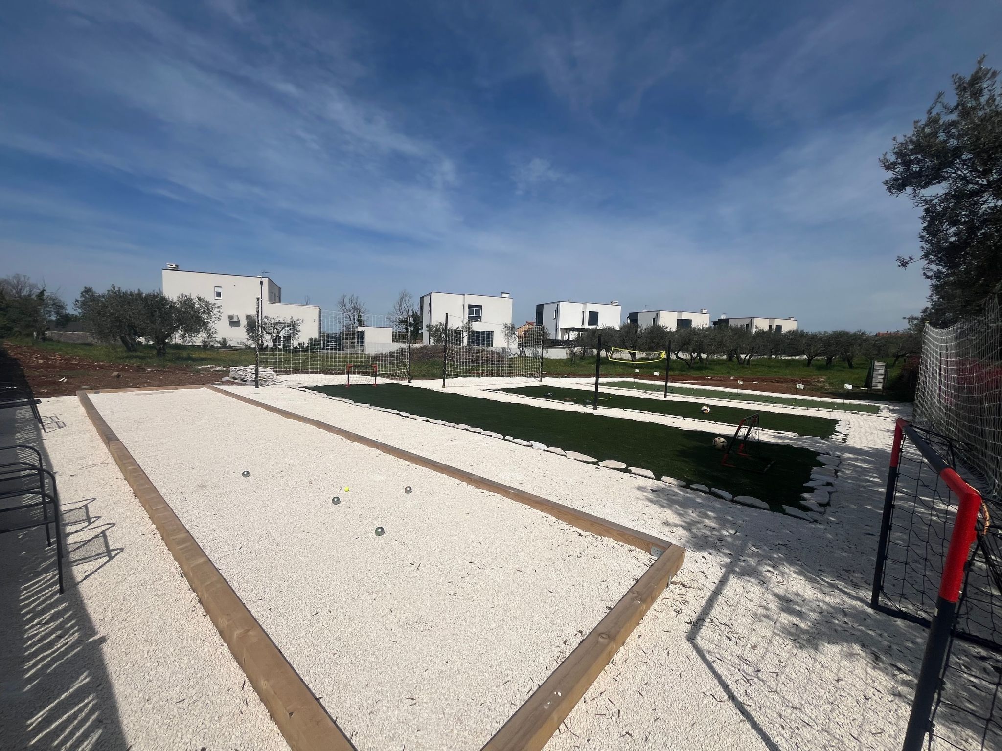 Mit privatem beheiztem Schwimmbad-Dehors