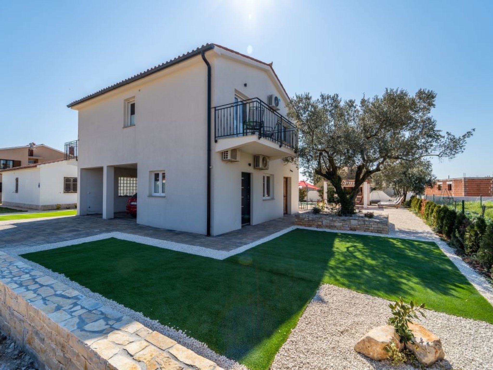 Mit privatem beheiztem Schwimmbad-Image-tags.info