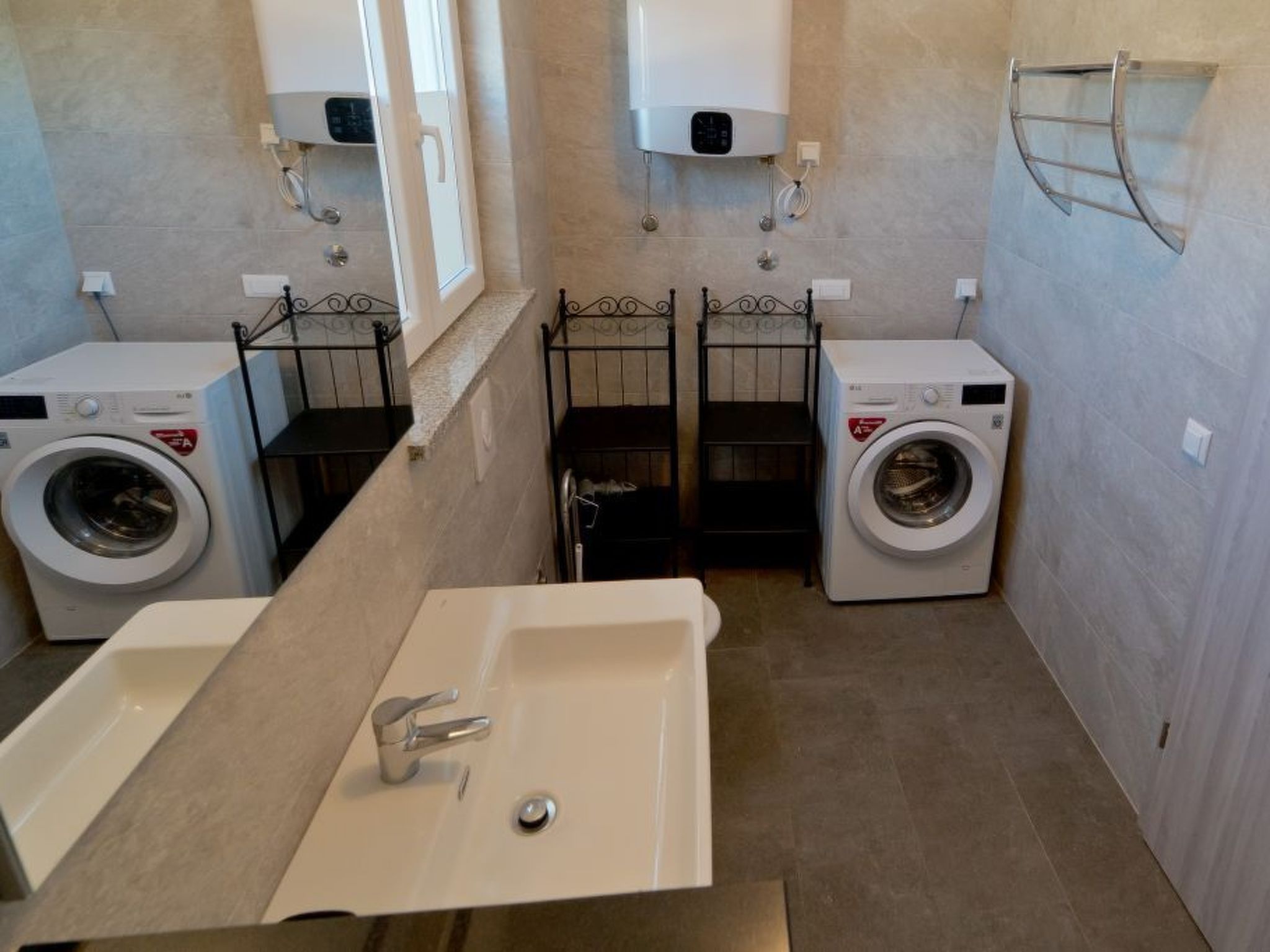 Mit privatem beheiztem Schwimmbad-Dedans