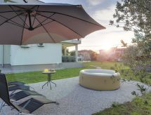 Vrijstaande villa Casa Bellissima nabij Pula met grote tuin en zeezicht - thumbnail 2