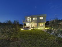 Vrijstaande villa Casa Bellissima nabij Pula met grote tuin en zeezicht - thumbnail 1