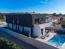 Villa Elite: Stijlvolle oase voor 16 personen nabij strand Pula - thumbnail 3